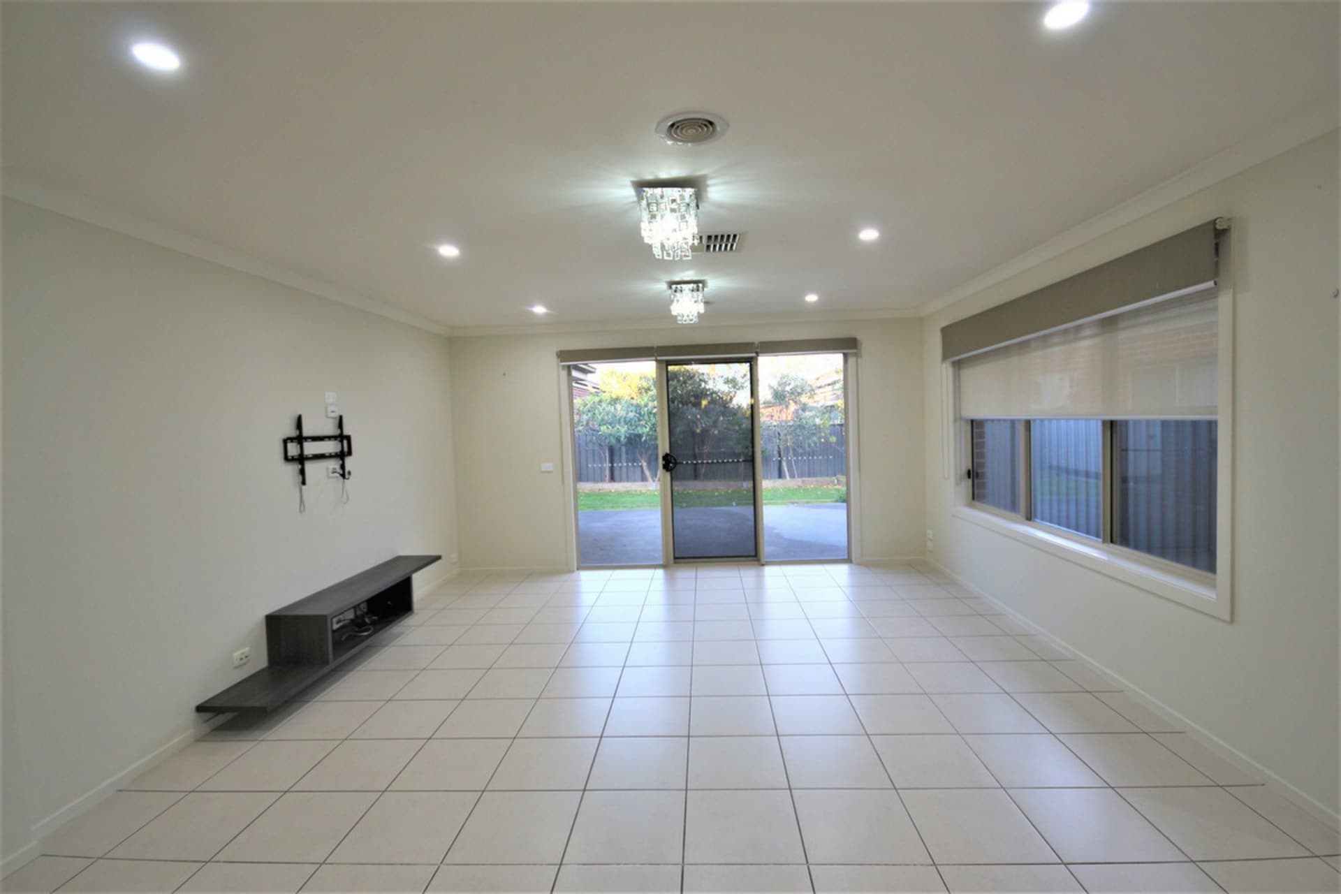 20 Biltmore Crescent, Roxburgh Park, Roxburgh Park - Thumbnail 5
