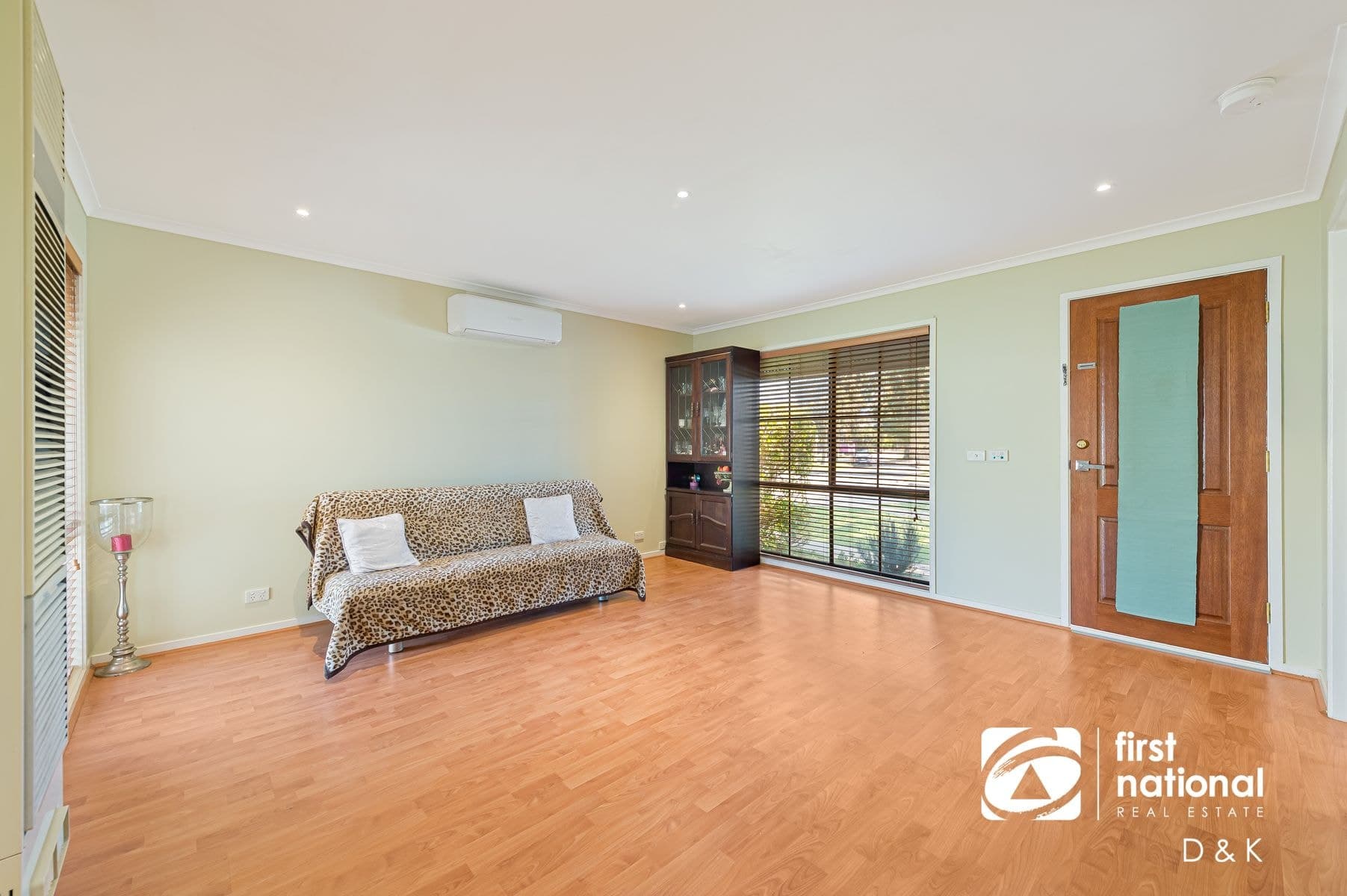 34 Manchester Drive, Sydenham VIC 3037, Sydenham - Thumbnail 2