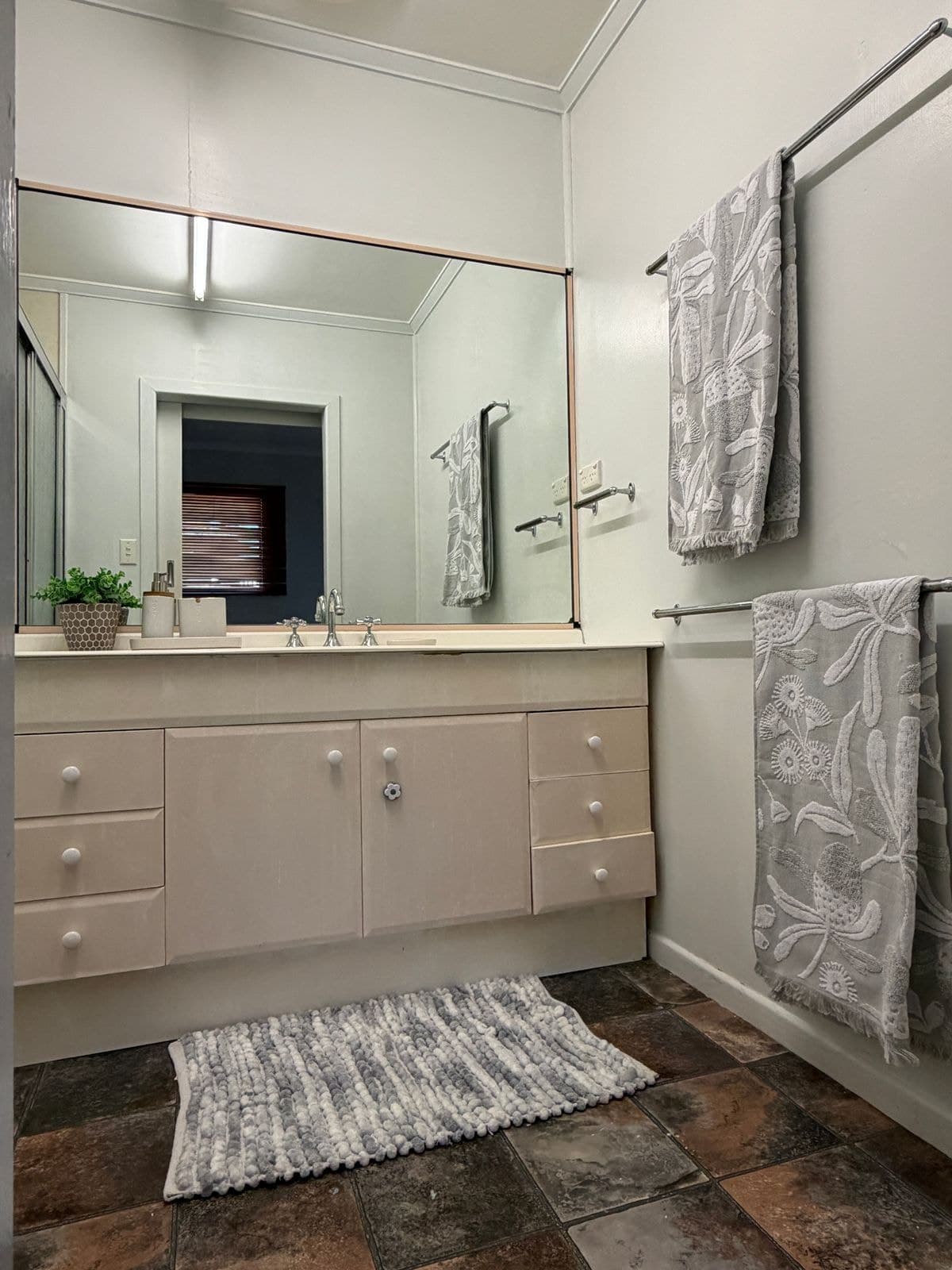 17 Sellheim Street, Biloela QLD 4715, Biloela - Thumbnail 6