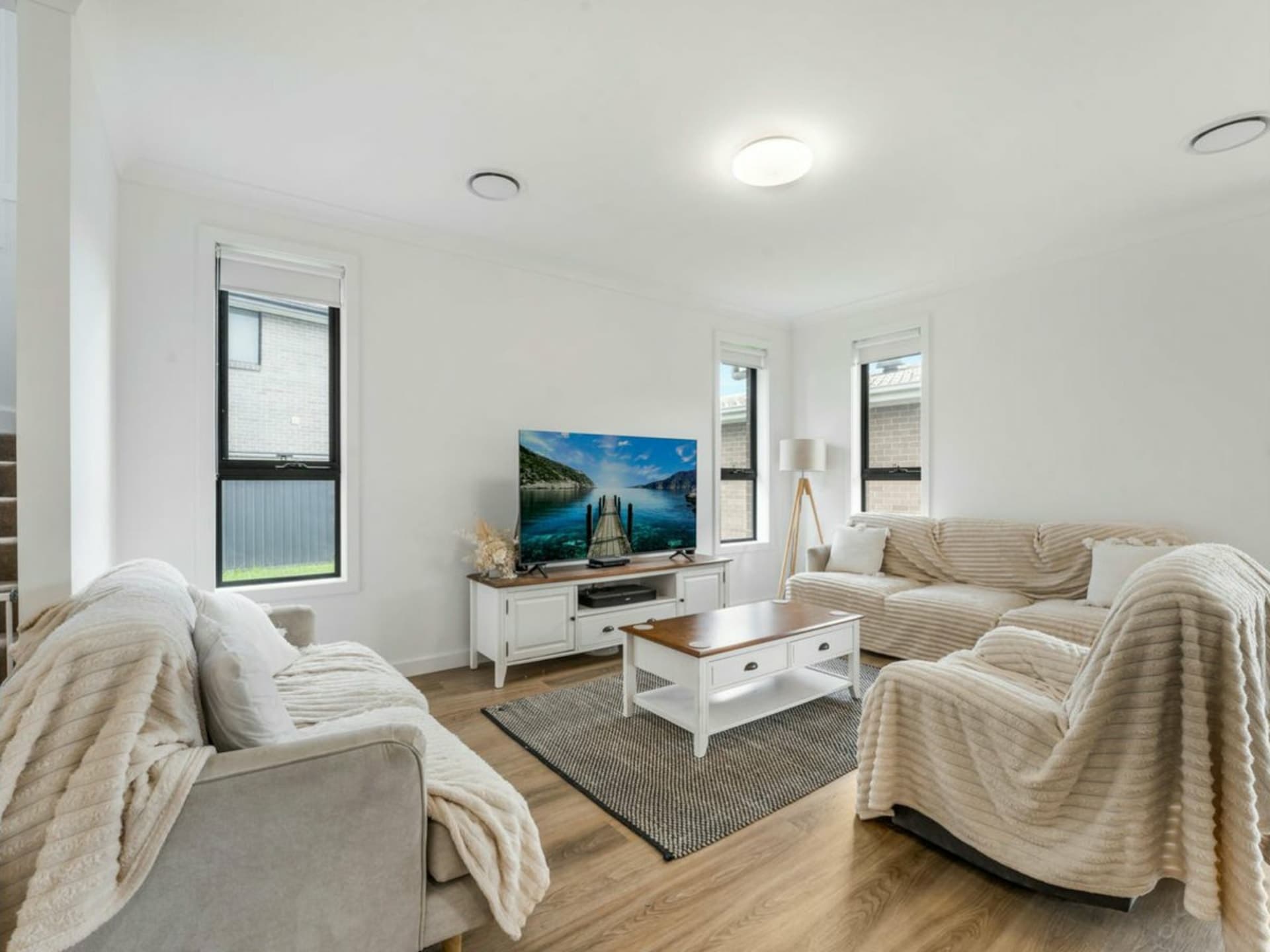 21 Butler Drive, Wilton, Wilton - Thumbnail 2