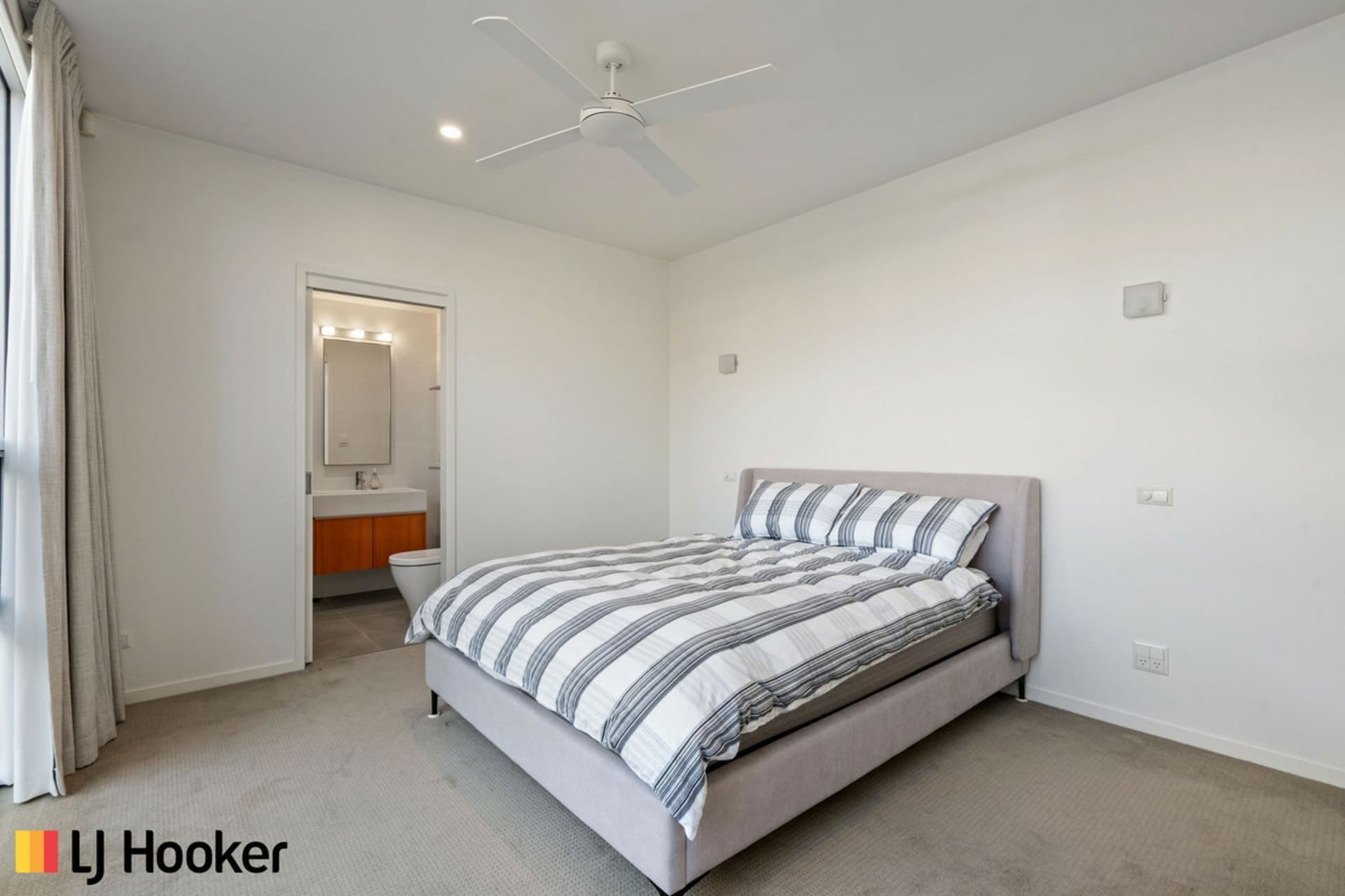 2/9 Bentham Street, Yarralumla, Yarralumla - Thumbnail 4
