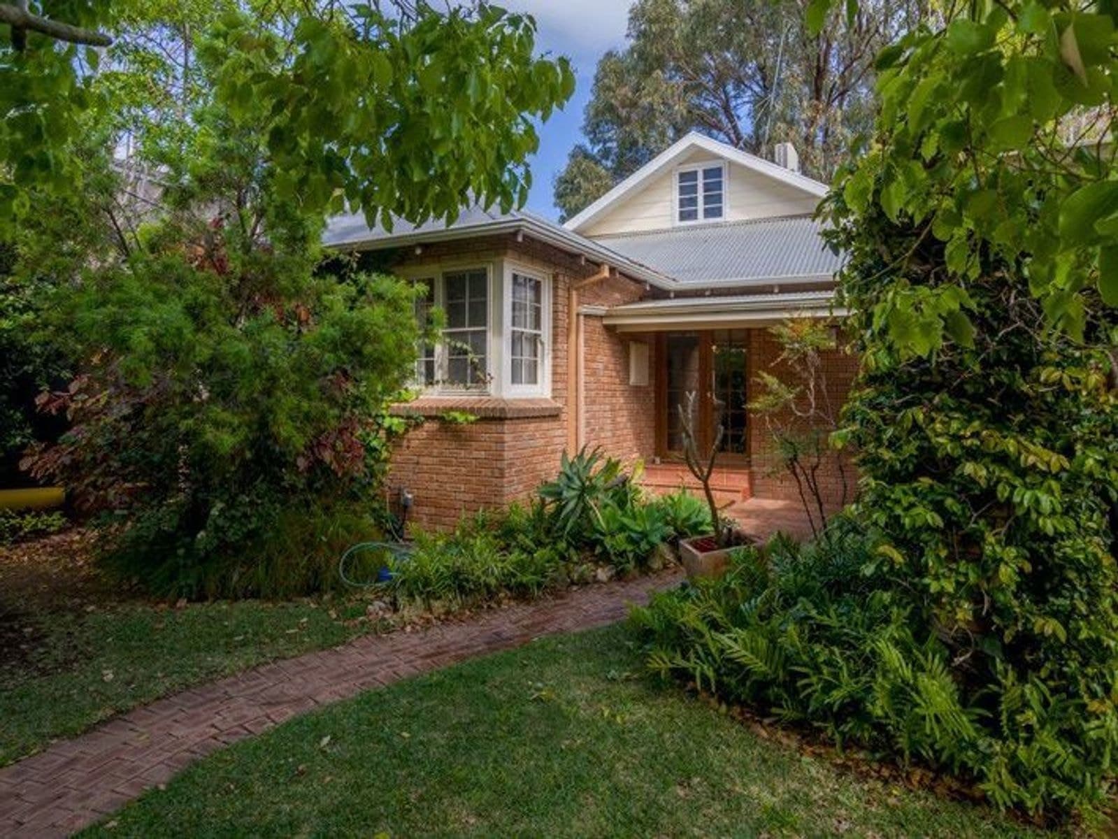 211 Herbert Street, Doubleview WA 6018, Doubleview - Image 1