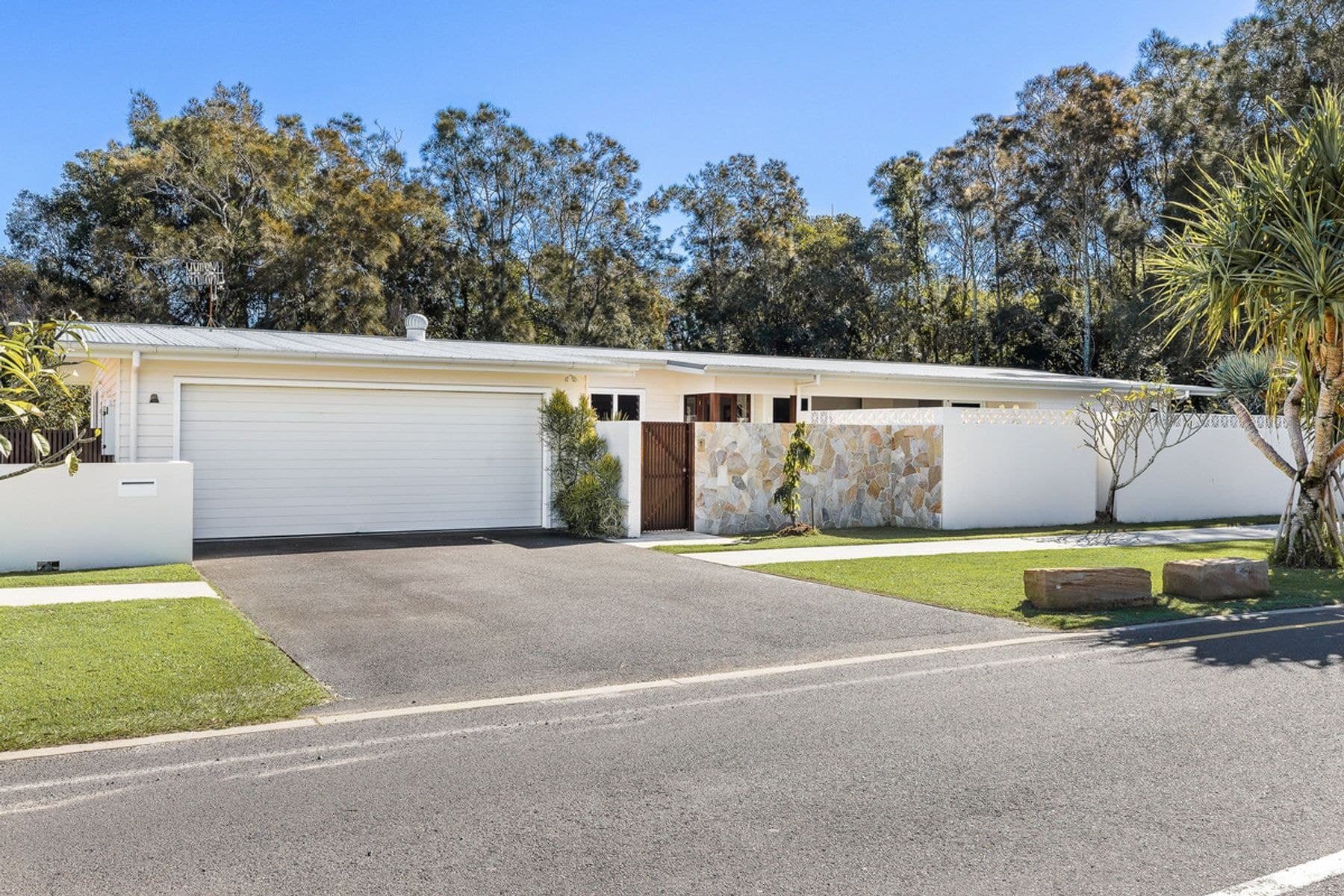 26 Tennyson Street, Byron Bay NSW 2481, Byron Bay - Image 1