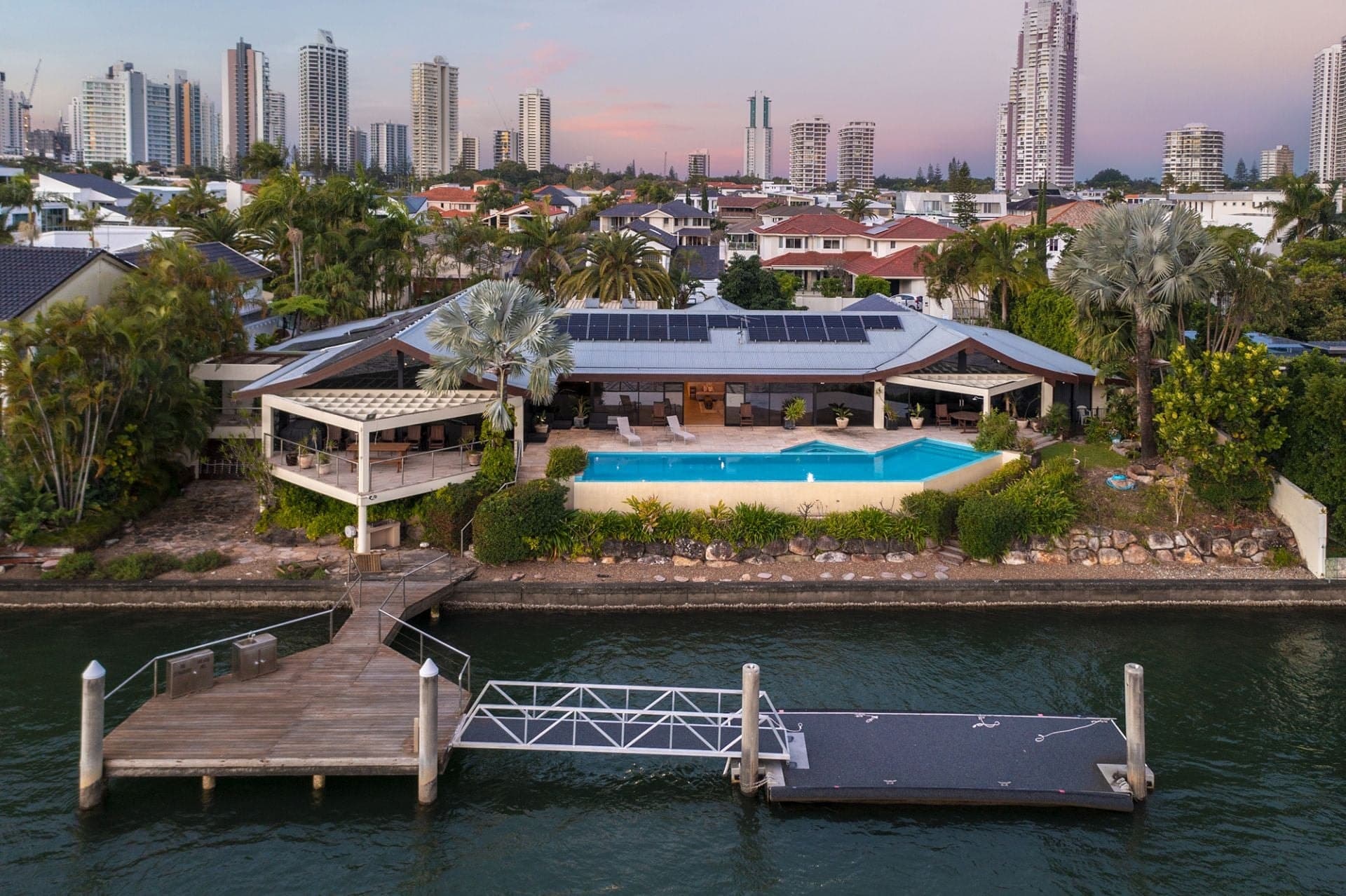137-139 Commodore Drive, Paradise Waters - Thumbnail 5