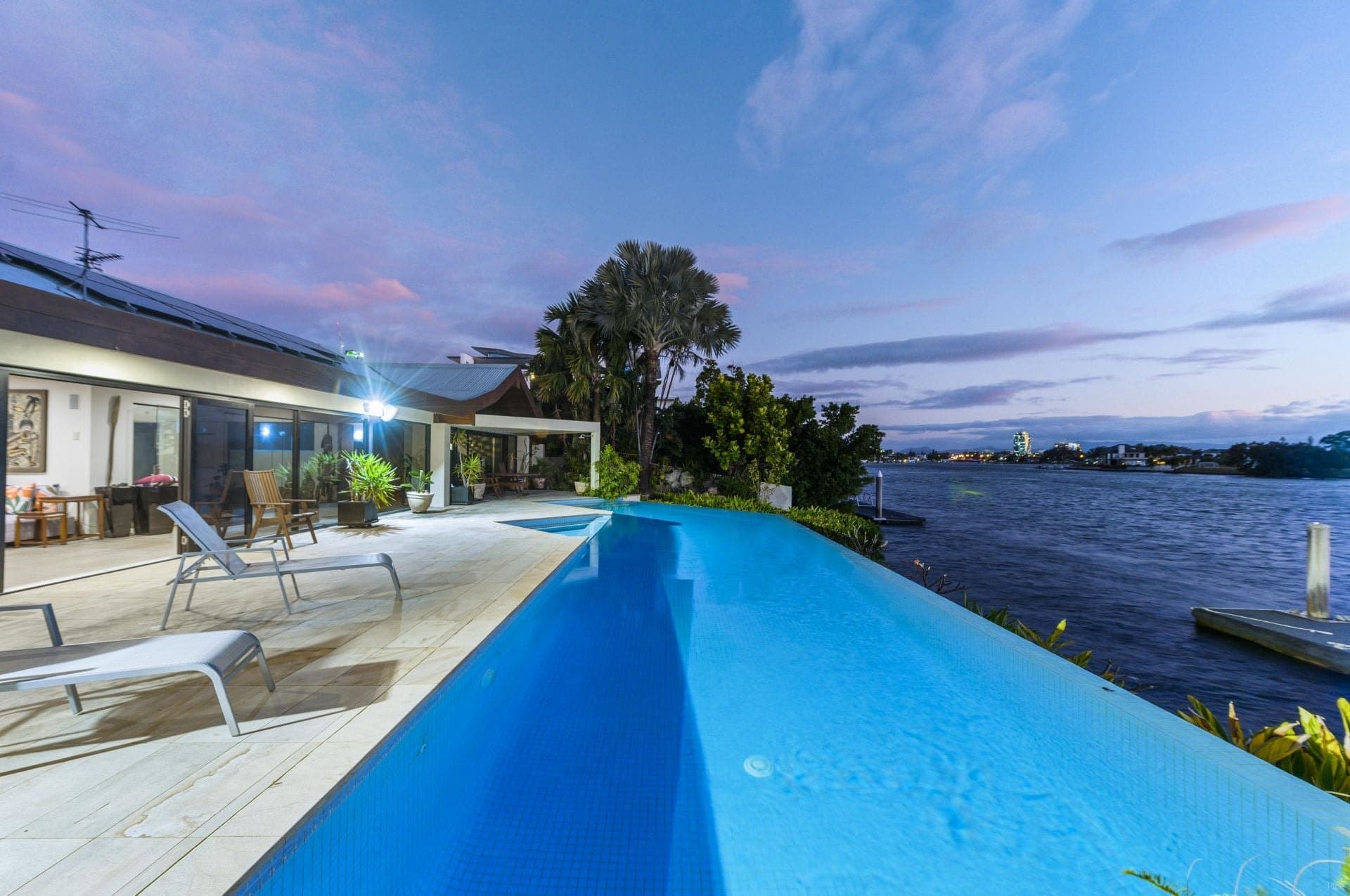 137-139 Commodore Drive, Paradise Waters - Thumbnail 6
