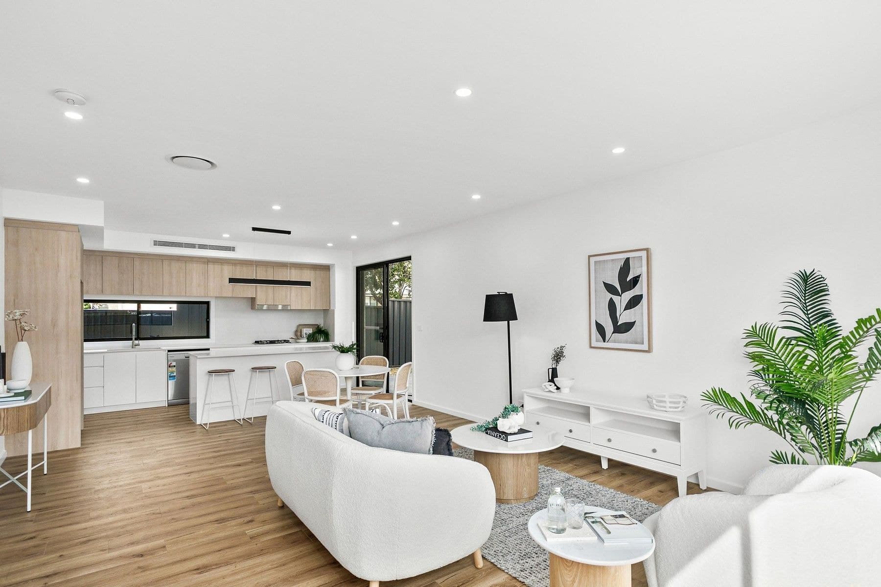 2/71 Kingston Street, Oak Flats NSW 2529, Oak Flats - Image 1