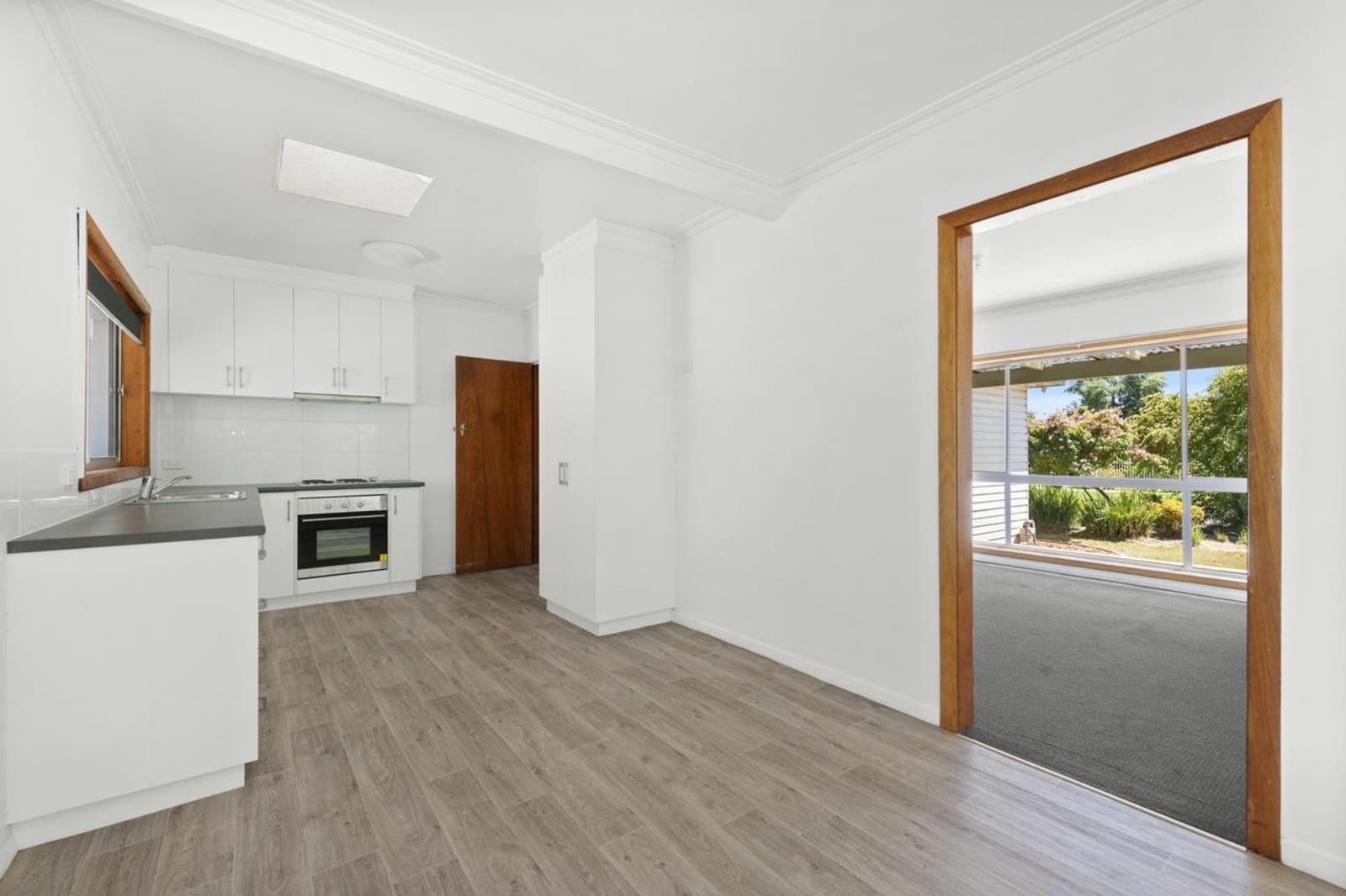17 Elinand Street, WENDOUREE, Wendouree - Thumbnail 4