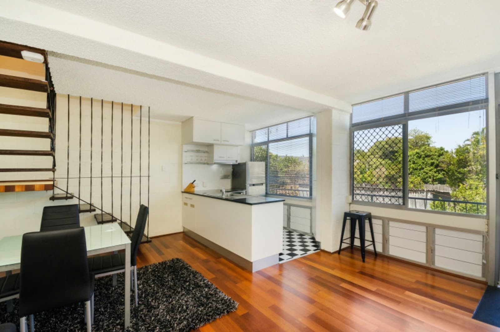 6/39 Cook Street, NORTH WARD, North Ward - Thumbnail 2