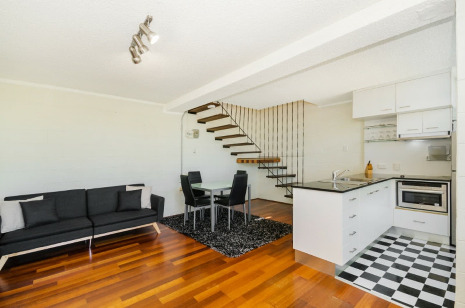 6/39 Cook Street, NORTH WARD, North Ward - Thumbnail 3