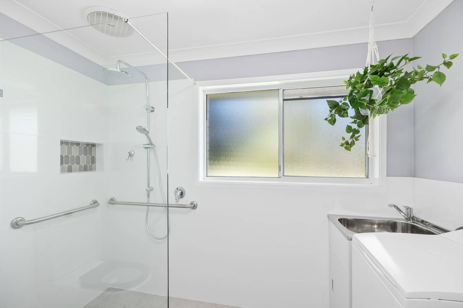 1/2 Rodney Close, LAKE MUNMORAH, Lake Munmorah - Thumbnail 5