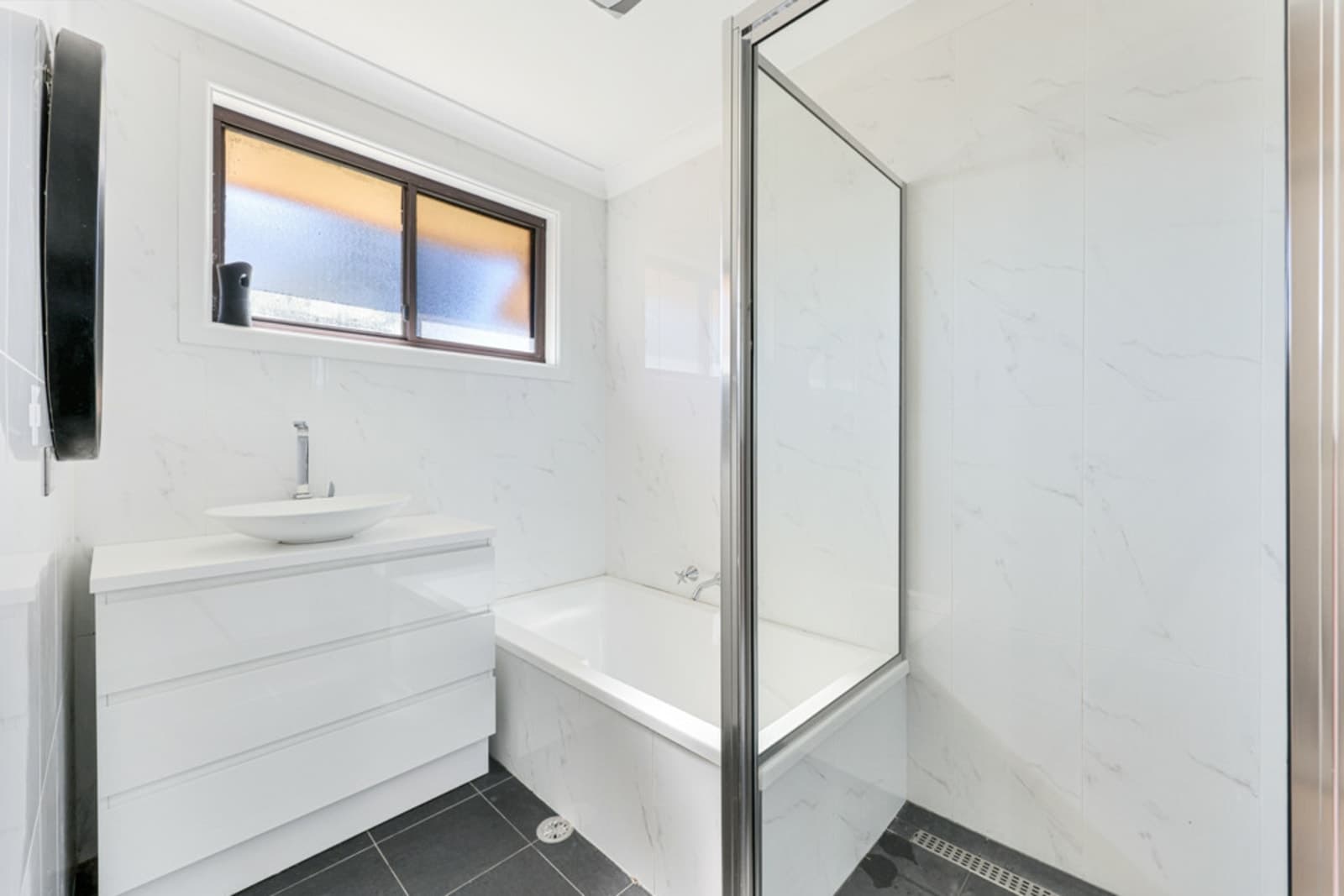 77 Calala Lane, TAMWORTH, Tamworth - Thumbnail 4