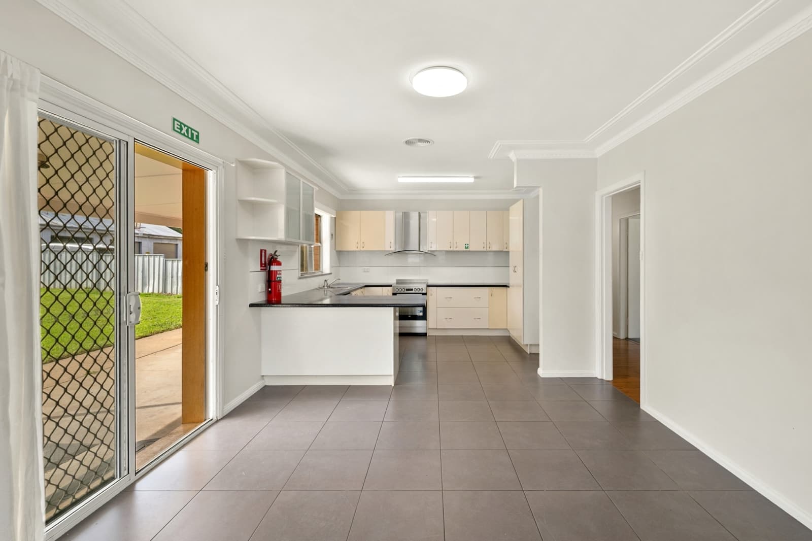 154 Clinton Street, ORANGE, Orange - Thumbnail 2