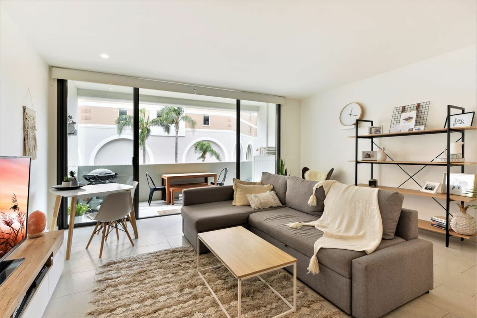 206/6 Pine Tree Lane, TERRIGAL, Terrigal - Thumbnail 4
