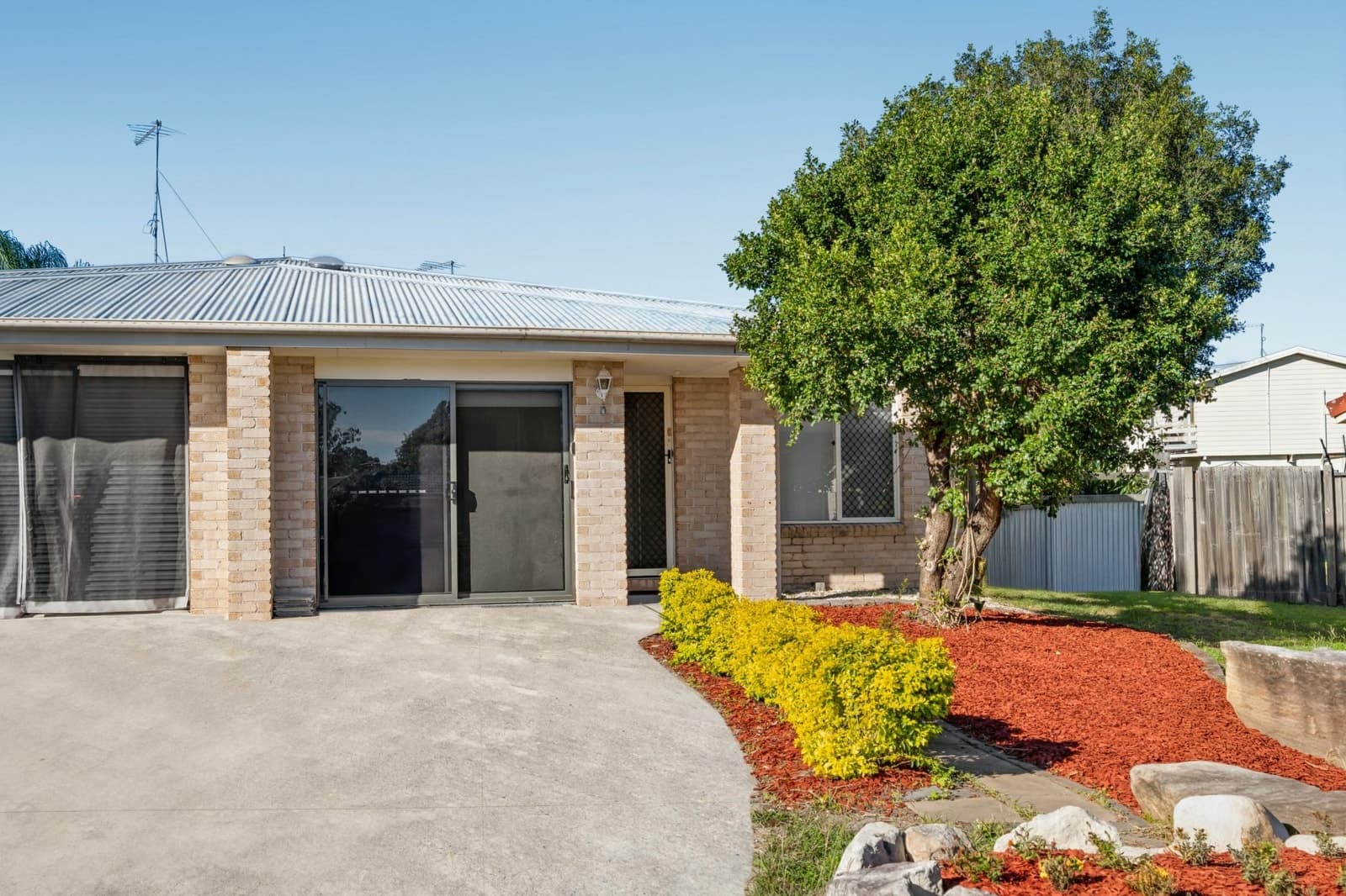 2/20 Colonial Court, RACEVIEW, Raceview - Thumbnail 2
