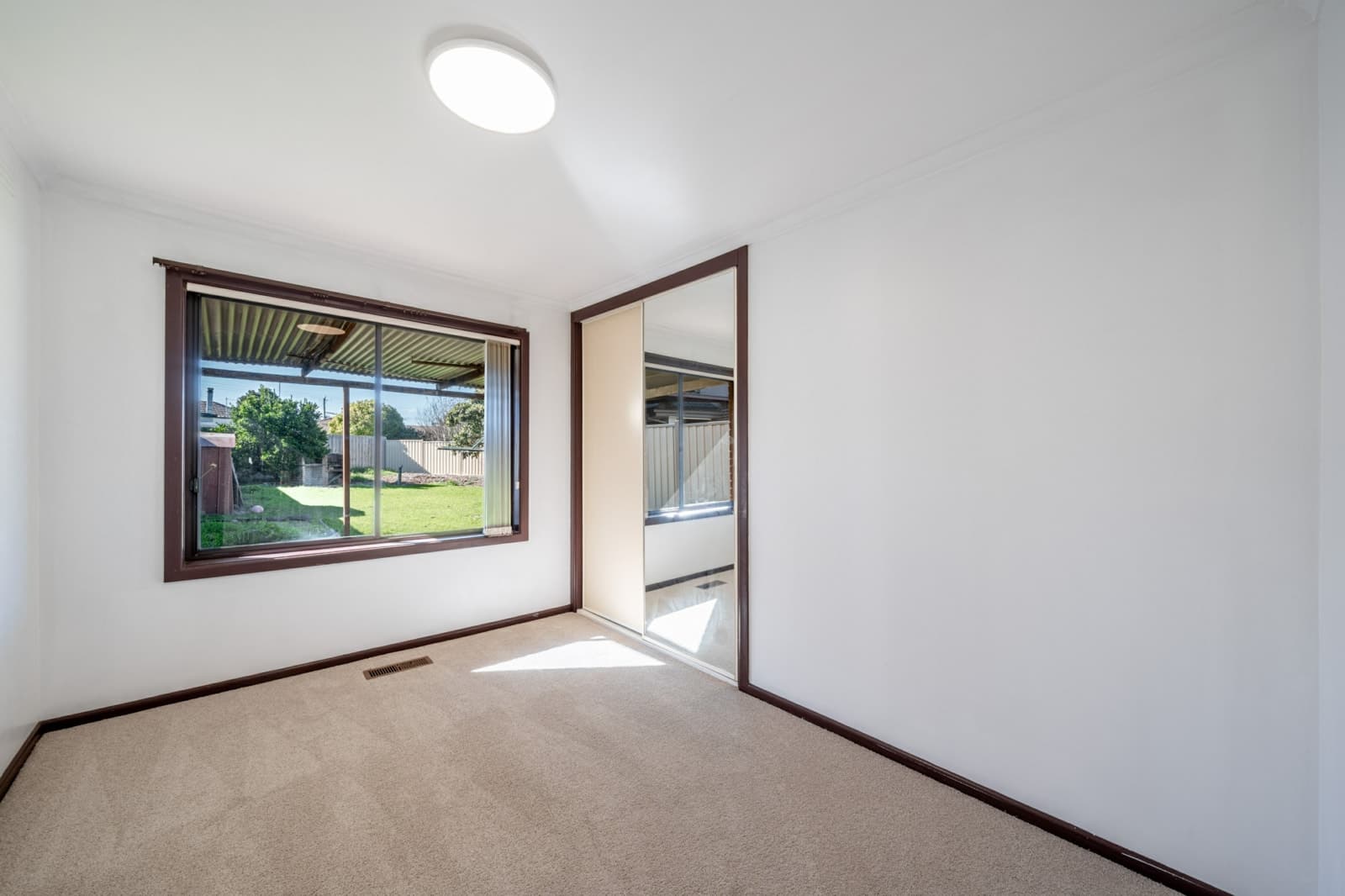 46 Sutherland Street, HADFIELD, Hadfield - Thumbnail 3