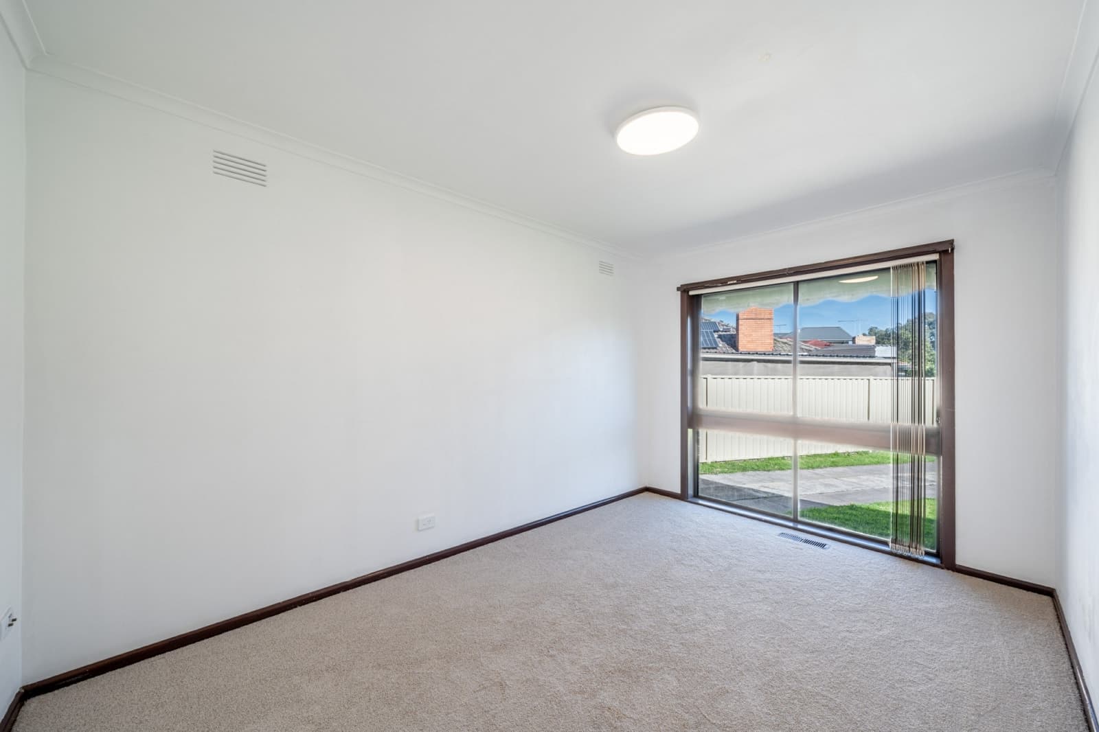 46 Sutherland Street, HADFIELD, Hadfield - Thumbnail 4