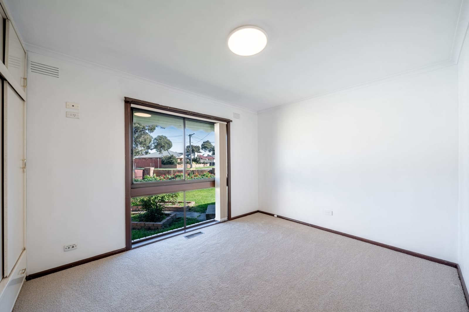 46 Sutherland Street, HADFIELD, Hadfield - Thumbnail 5