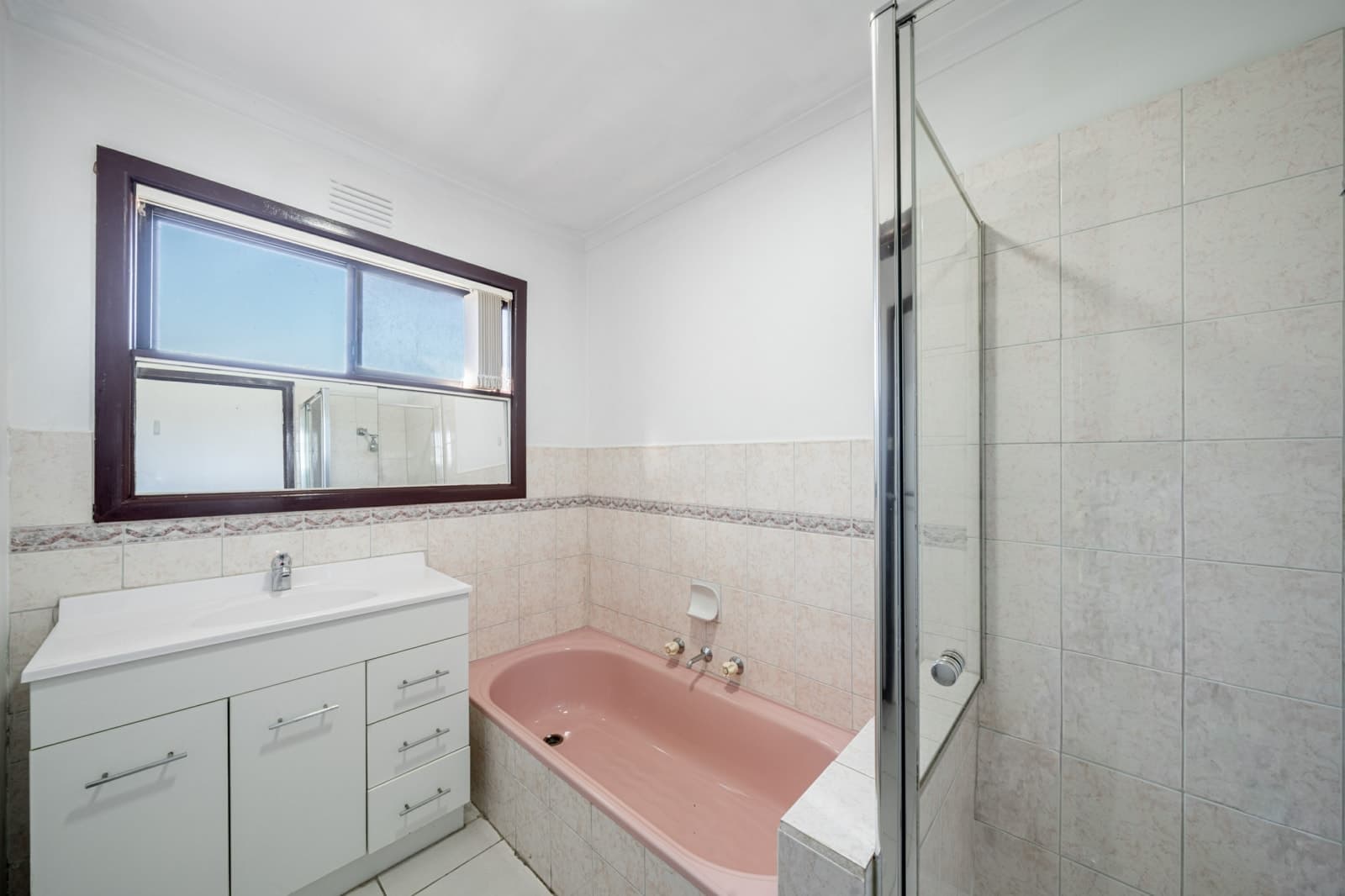 46 Sutherland Street, HADFIELD, Hadfield - Thumbnail 6