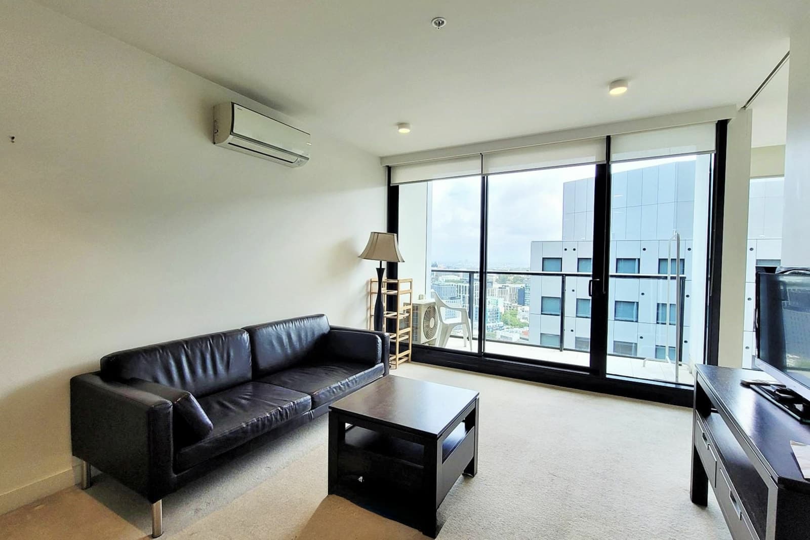 2305/33 MacKenzie Street, MELBOURNE, Melbourne - Image 1