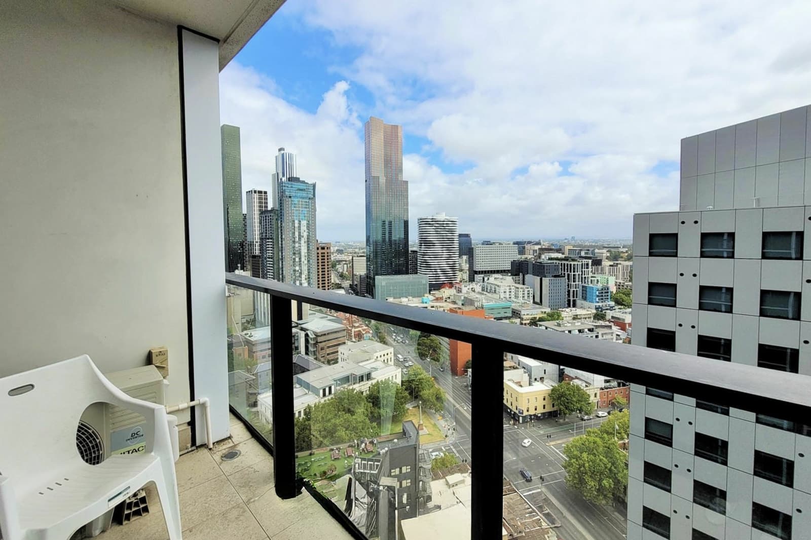 2305/33 MacKenzie Street, MELBOURNE, Melbourne - Thumbnail 5