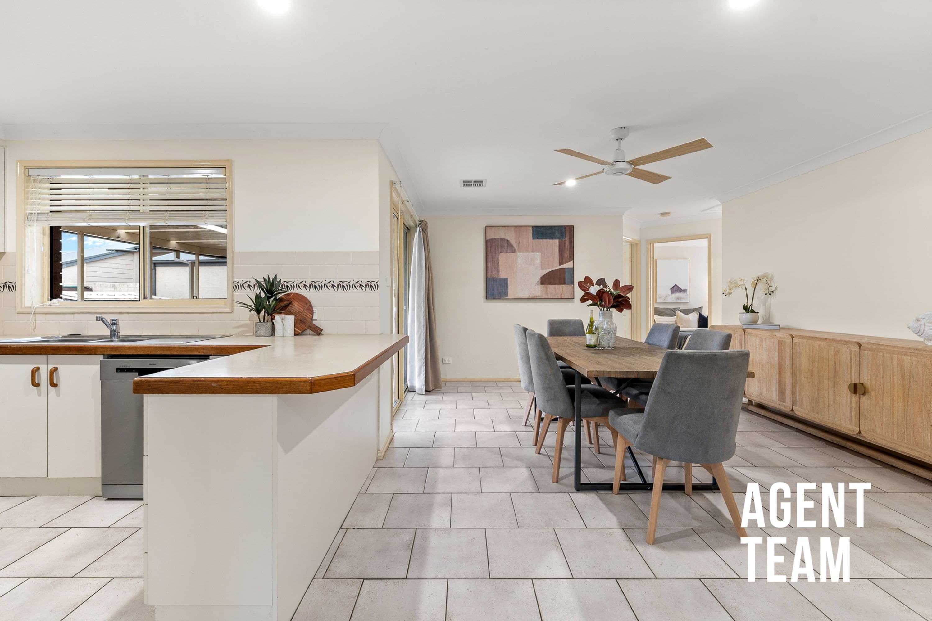 43 Magenta Square, Amaroo - Image 1