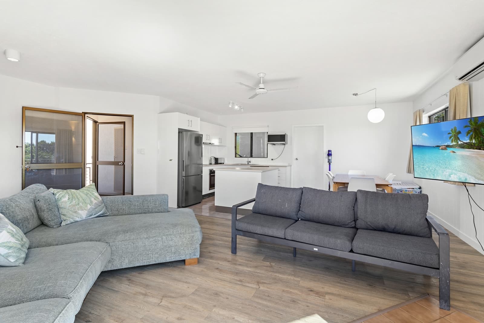2/34 Coral Esplanade, CANNONVALE, Cannonvale - Thumbnail 4