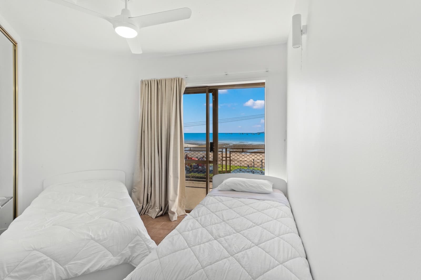 2/34 Coral Esplanade, CANNONVALE, Cannonvale - Thumbnail 7