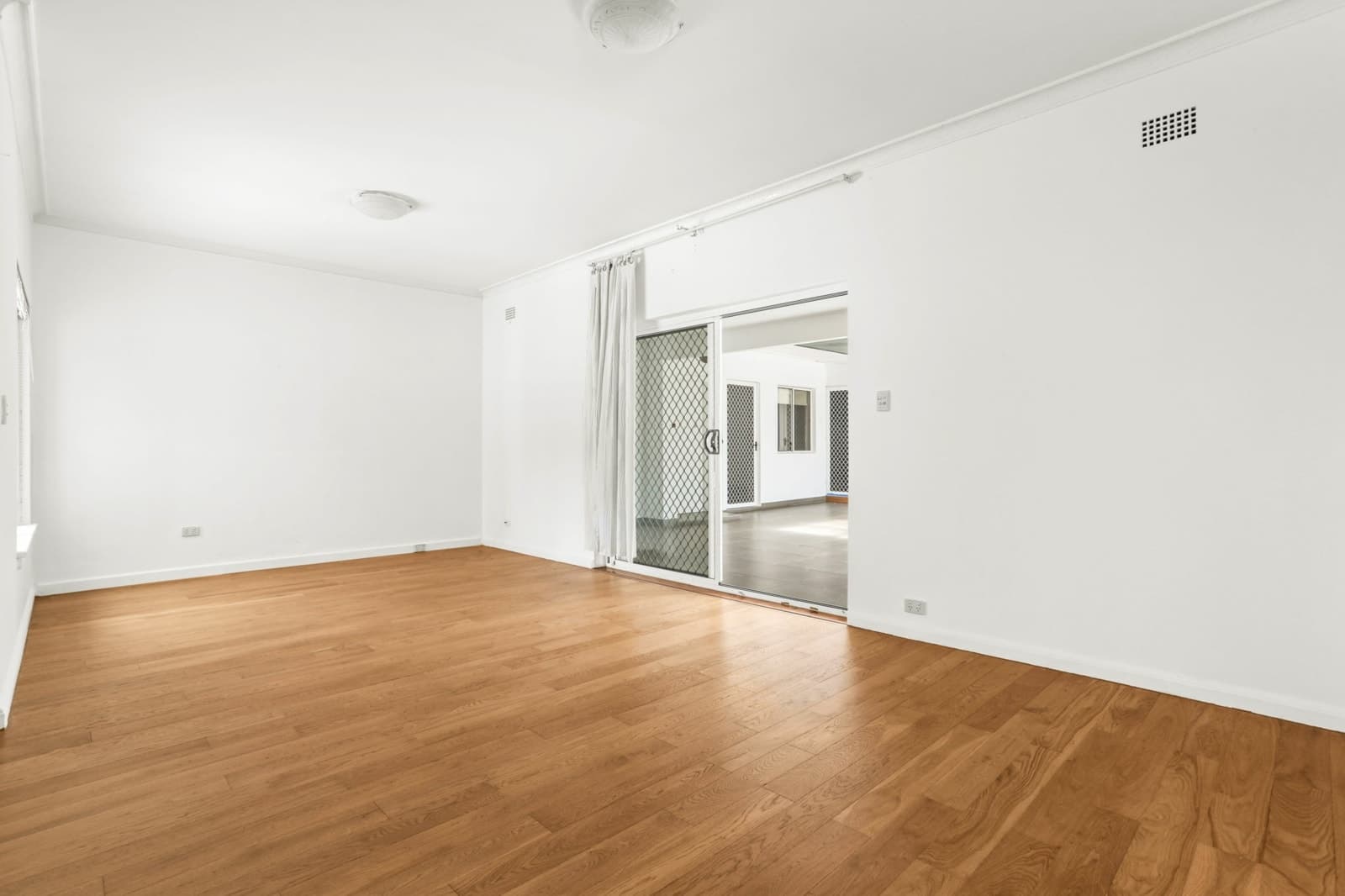 30 Paxton Avenue, BELMORE, Belmore - Thumbnail 2
