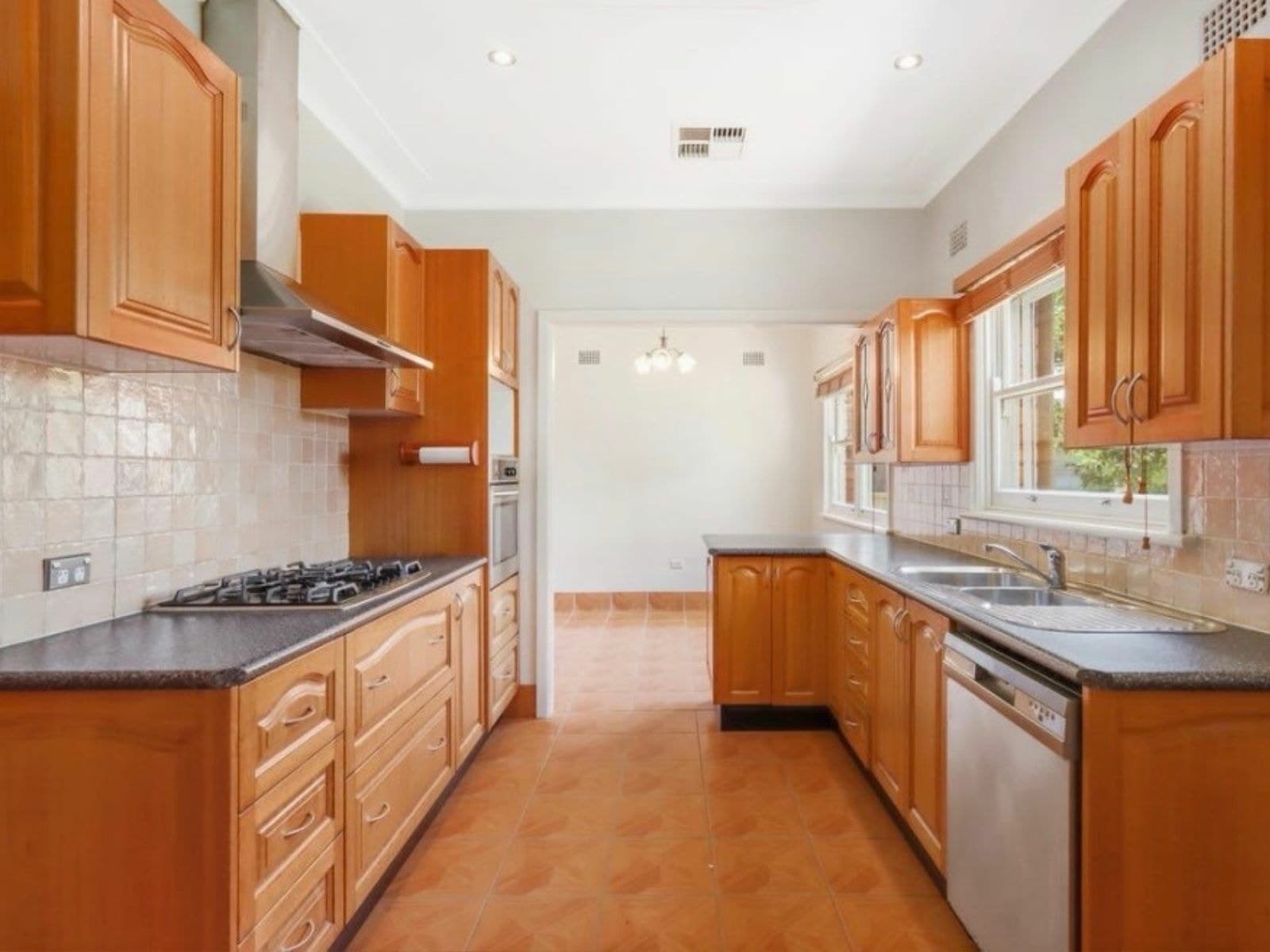34 Balmoral Road, MORTDALE, Mortdale - Thumbnail 2