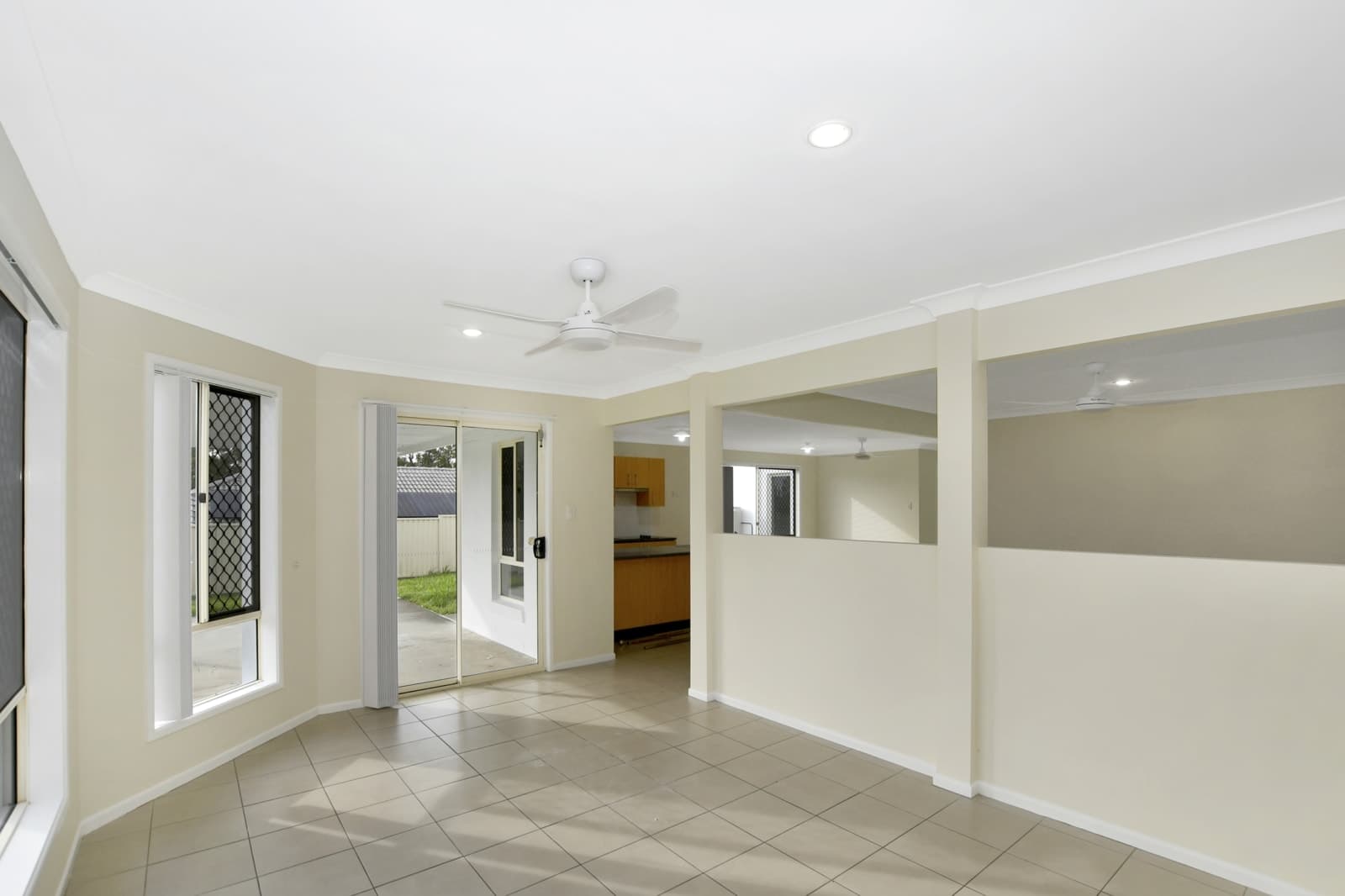 10 Grand South Circuit, SPRINGFIELD LAKES, Springfield Lakes - Thumbnail 7