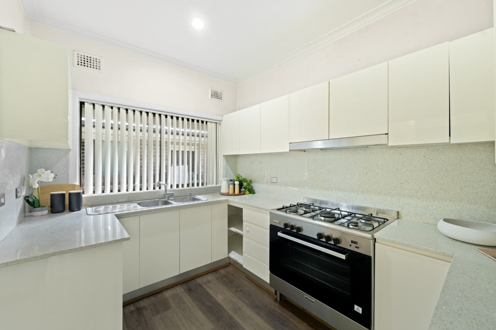 44 Wattle Avenue, VILLAWOOD, Villawood - Thumbnail 2