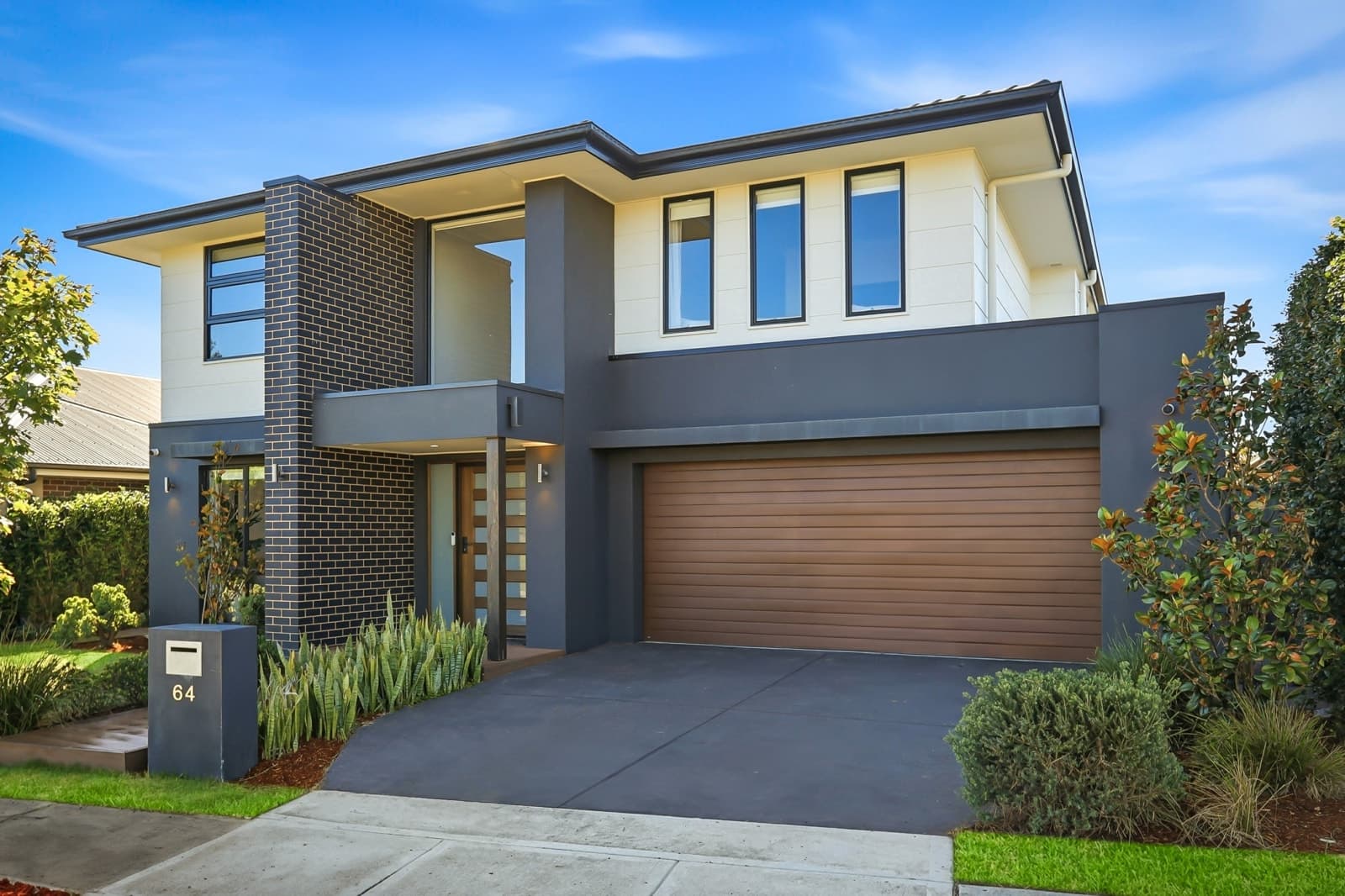 64 Sundowner Parkway, GABLES, Gables - Image 1
