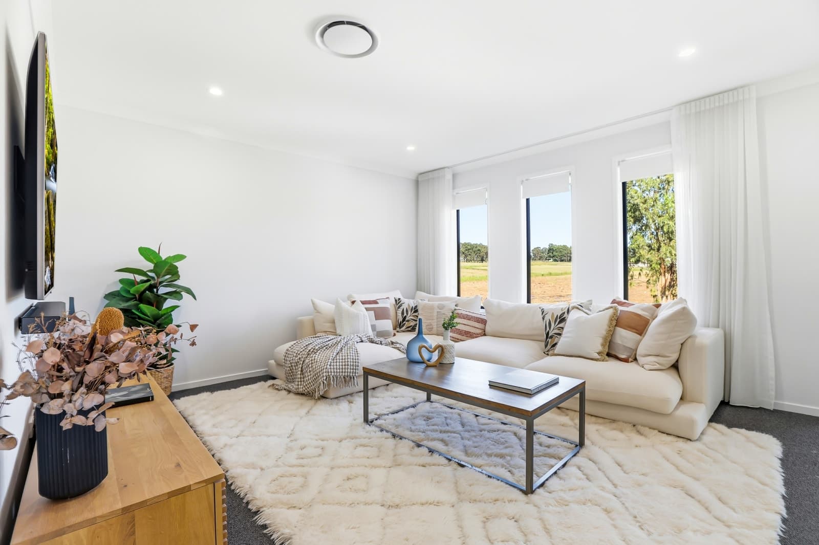 64 Sundowner Parkway, GABLES, Gables - Thumbnail 6