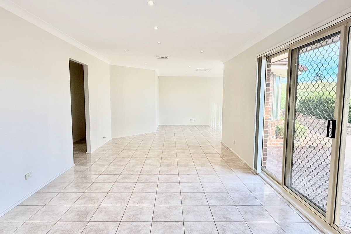 7 Severn Place, Kearns - Thumbnail 4