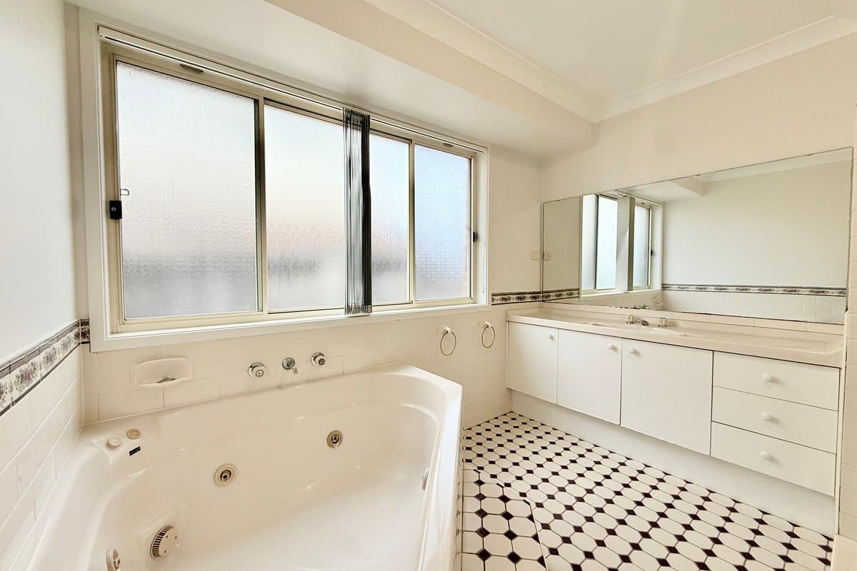 7 Severn Place, Kearns - Thumbnail 8