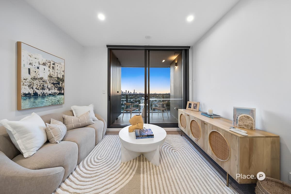 300 Old Cleveland Road, Coorparoo - Thumbnail 2