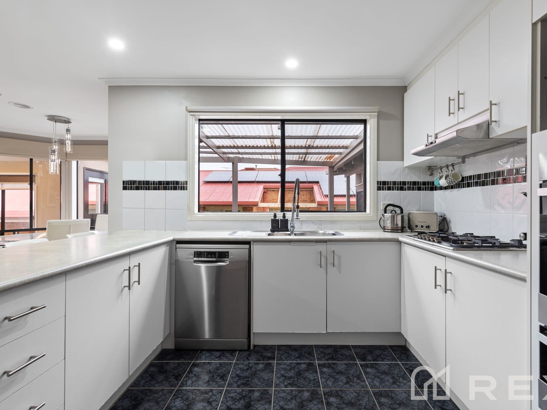 16 Homewood Boulevard, HALLAM, Hallam - Thumbnail 7
