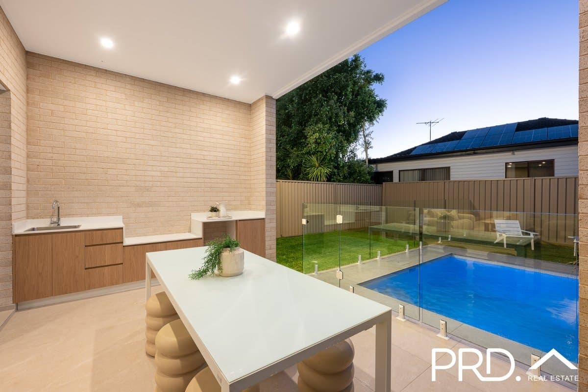 10b Eileen Street, PICNIC POINT NSW 2213, Picnic Point - Image 1