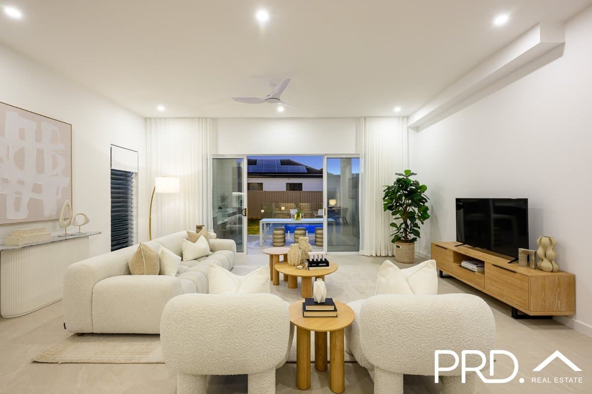 10b Eileen Street, PICNIC POINT NSW 2213, Picnic Point - Thumbnail 8