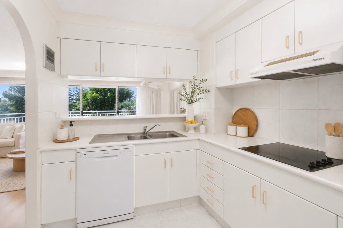 2B/3 Second Avenue, Burleigh Heads QLD 4220, Burleigh Heads - Thumbnail 6