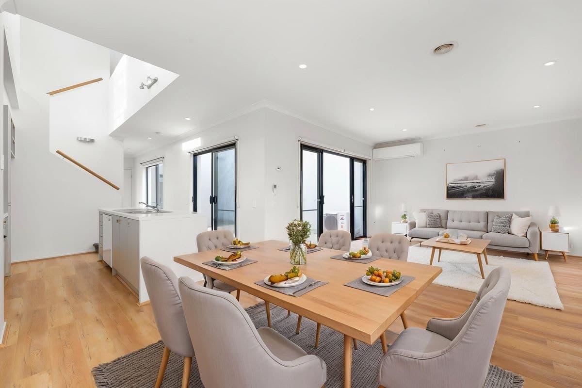 1 Rathdowne Walk, EPPING, Epping - Thumbnail 3