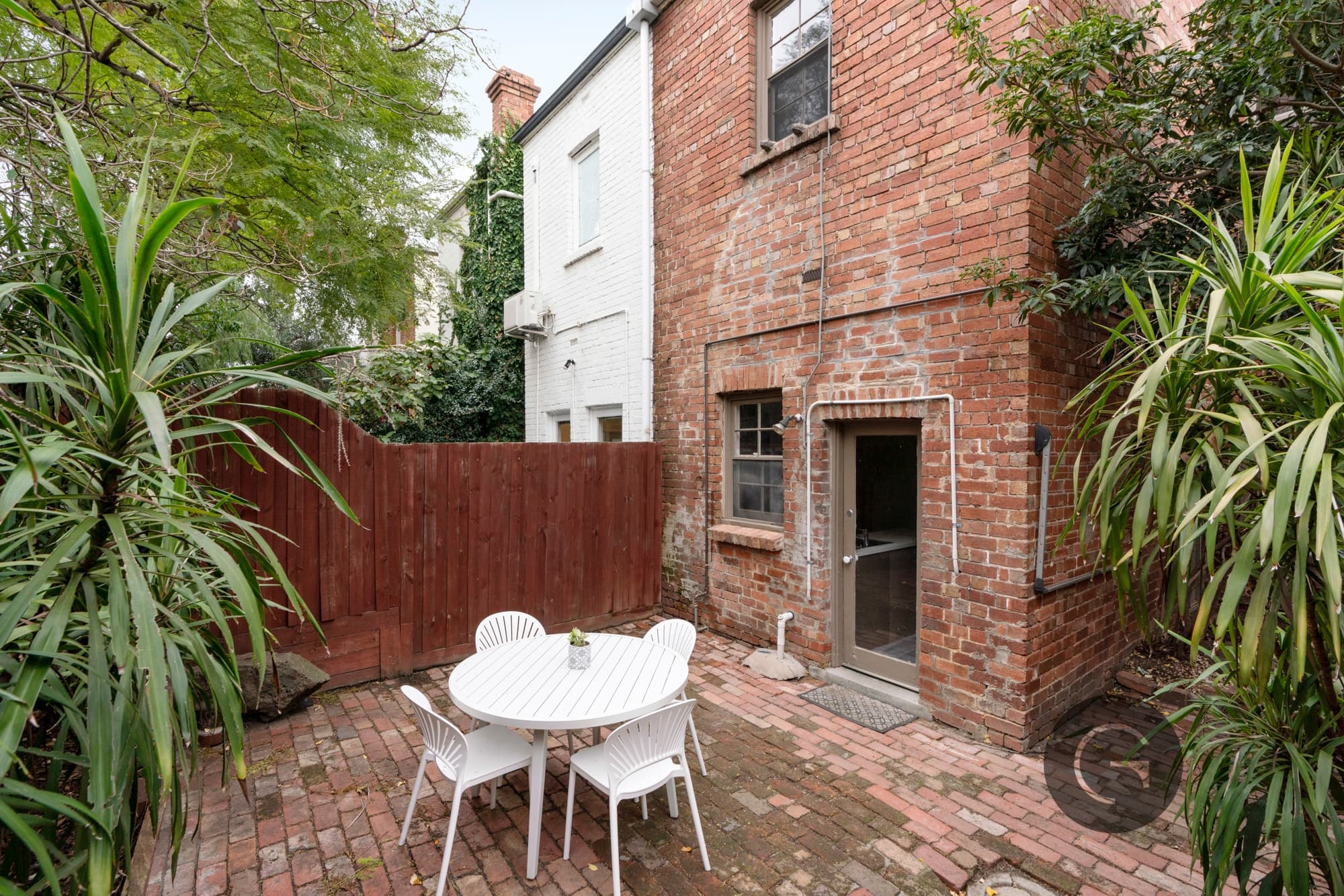 17 The Crofts, Richmond,  - Thumbnail 6