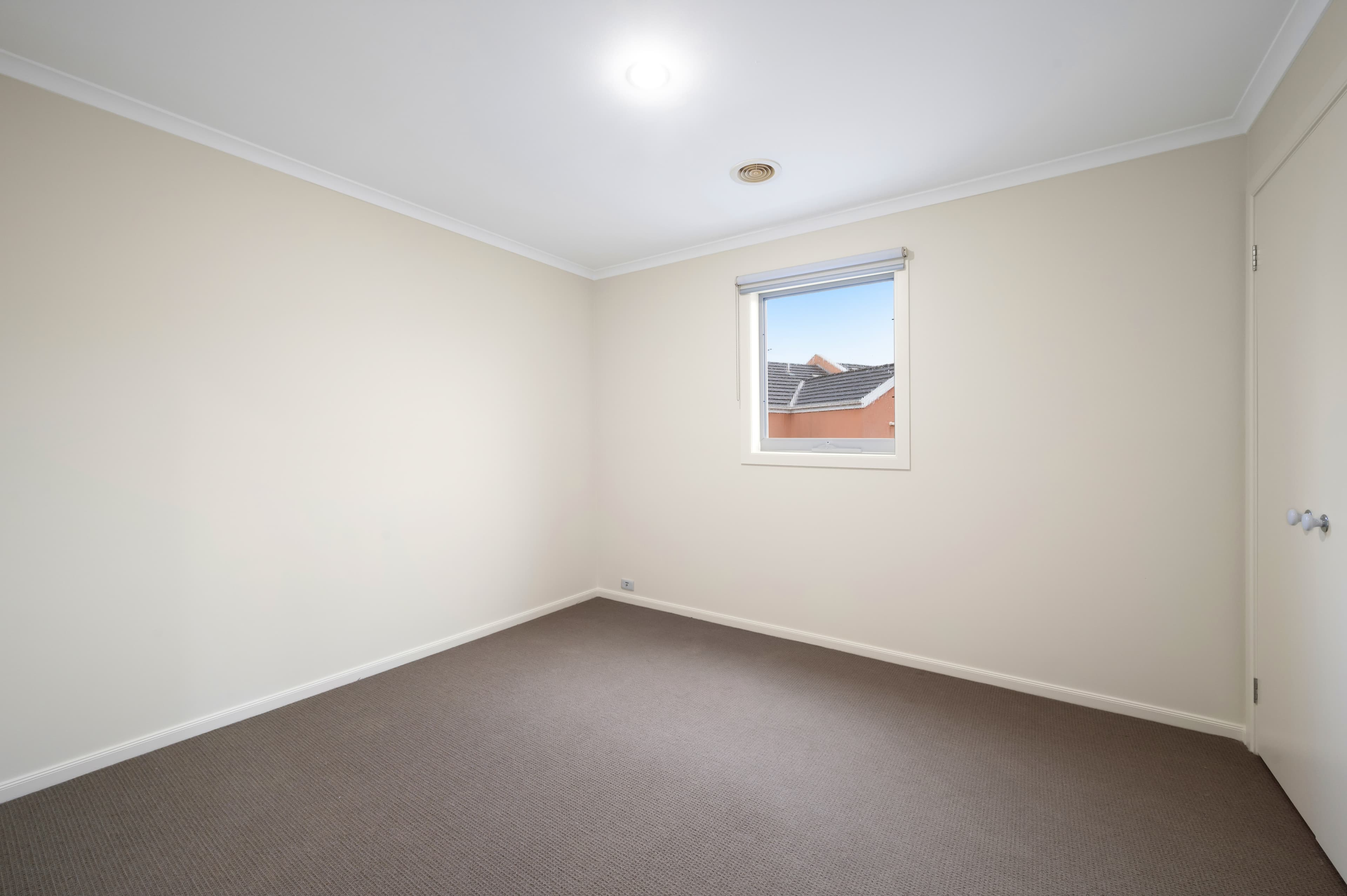 5 Hawthorn Way, Glen Waverley, Glen Waverley - Thumbnail 3