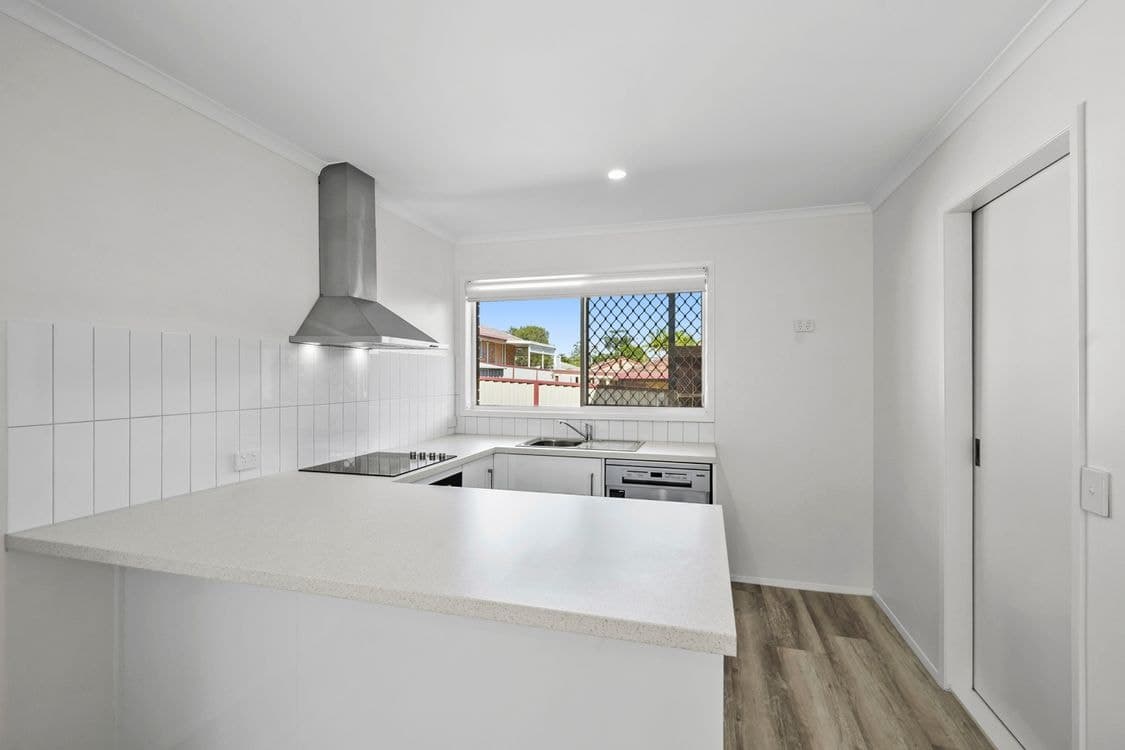 2/11 Gladys Street, LABRADOR, QLD, 4215, Labrador - Thumbnail 7
