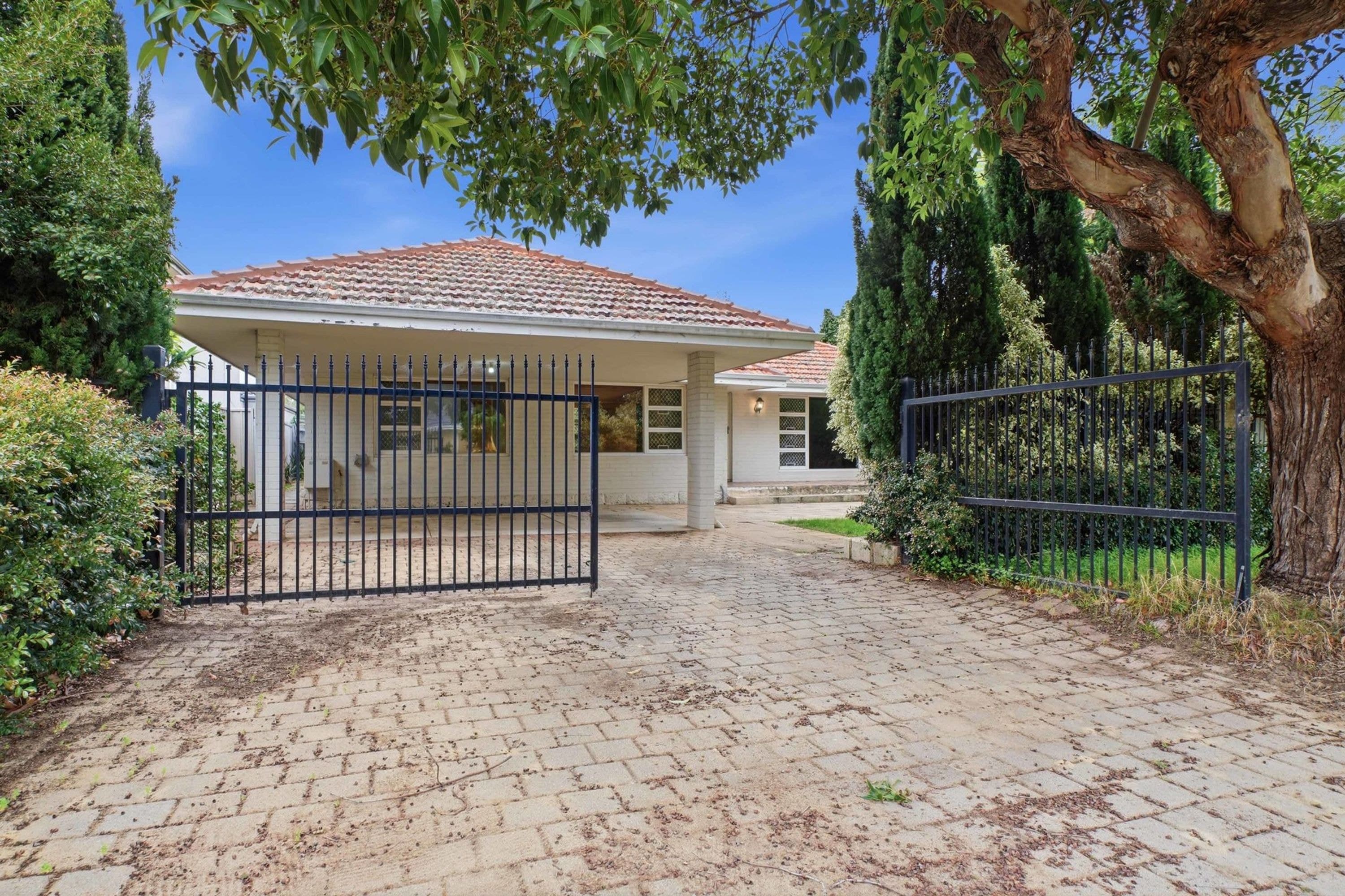 51 Gunbower Road, Ardross, Ardross - Image 1