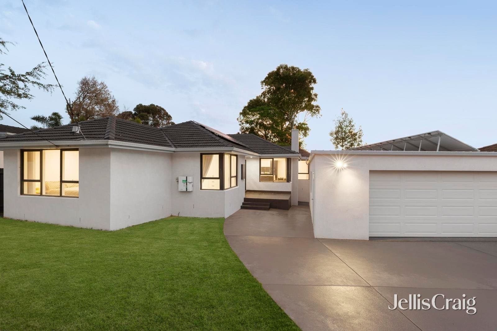 5 Chantilly Street, Mount Waverley, Mount Waverley - Thumbnail 2