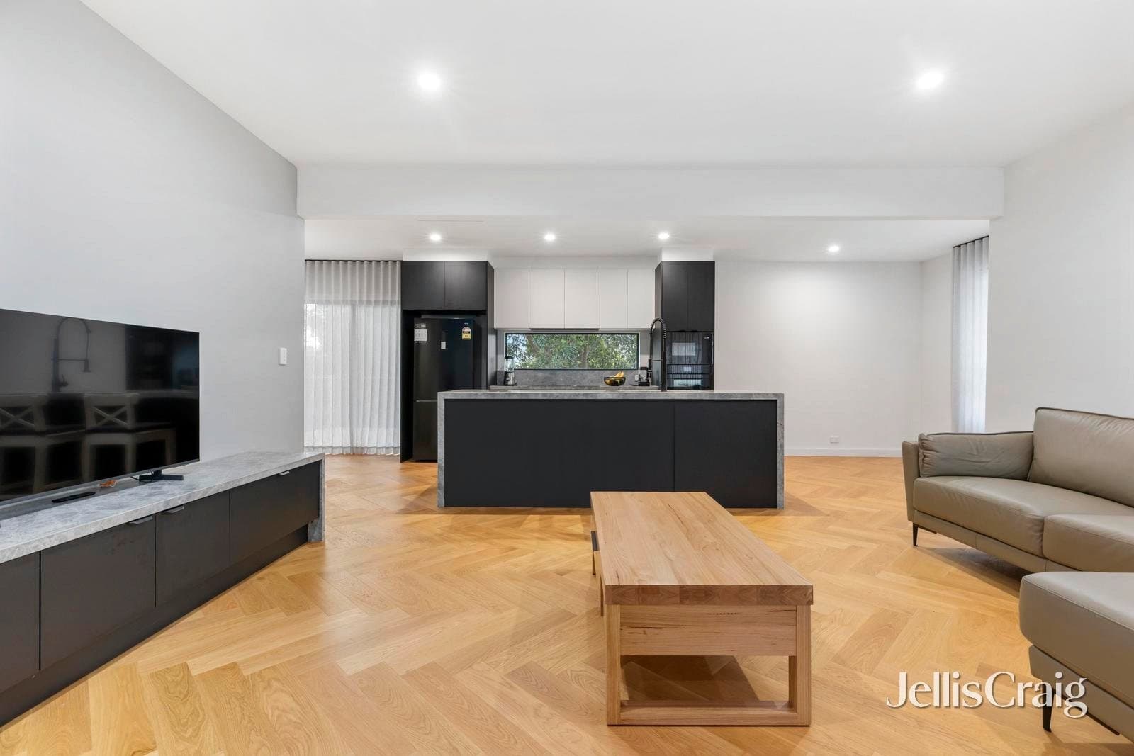 5 Chantilly Street, Mount Waverley, Mount Waverley - Thumbnail 3