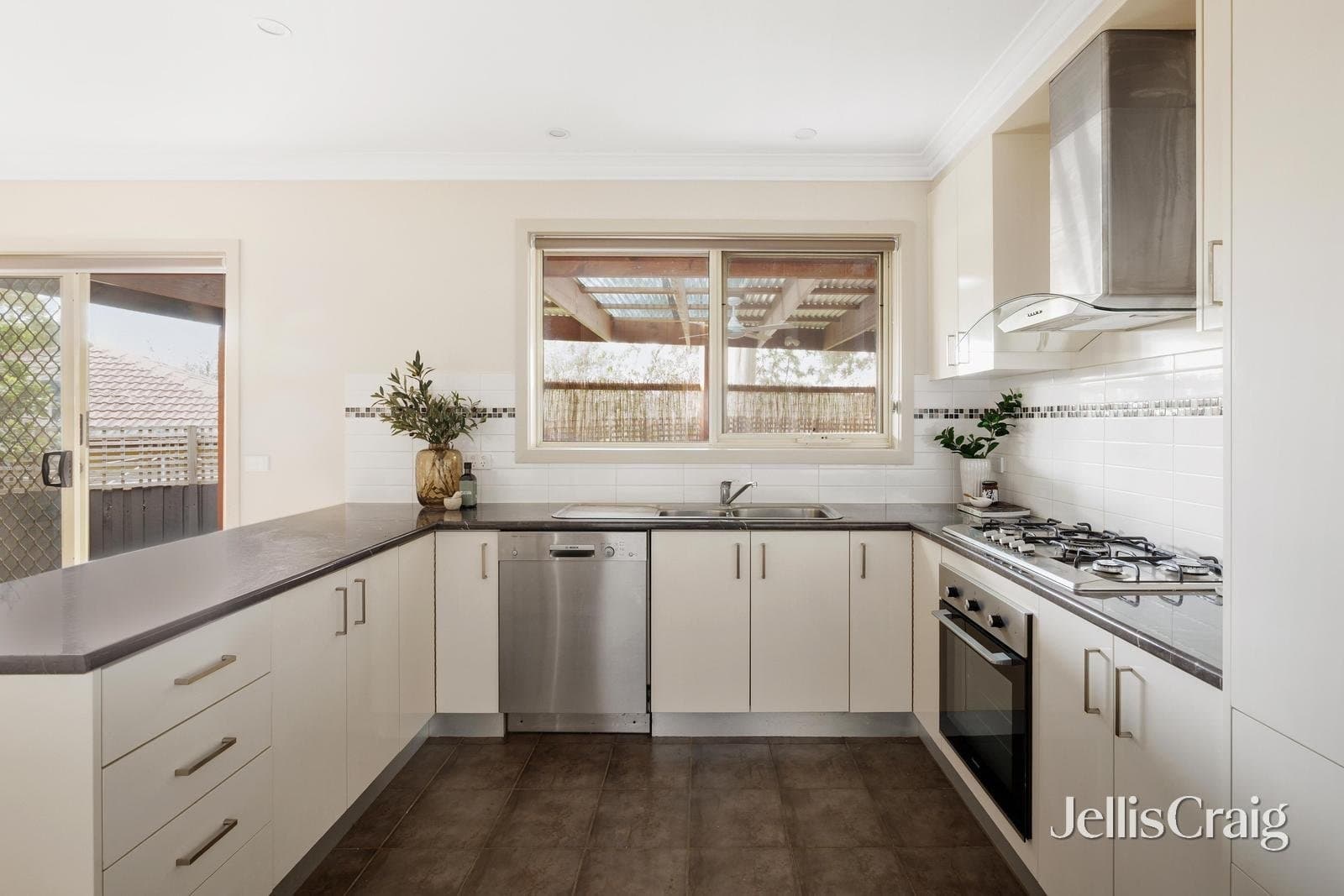 2/6 Mayfield Street, Greensborough, Greensborough - Thumbnail 8