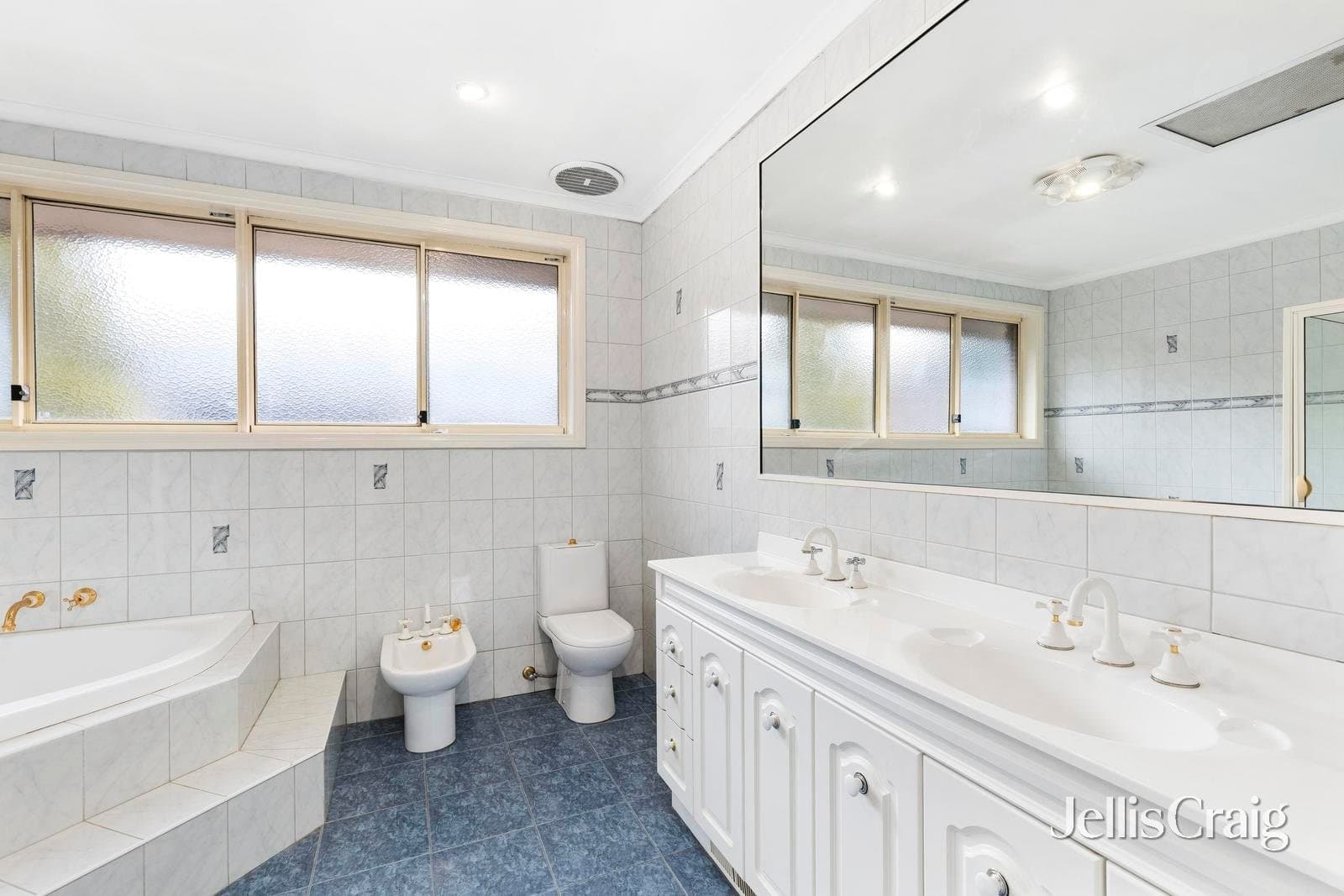 1 Sean Close, Wheelers Hill, Wheelers Hill - Thumbnail 8