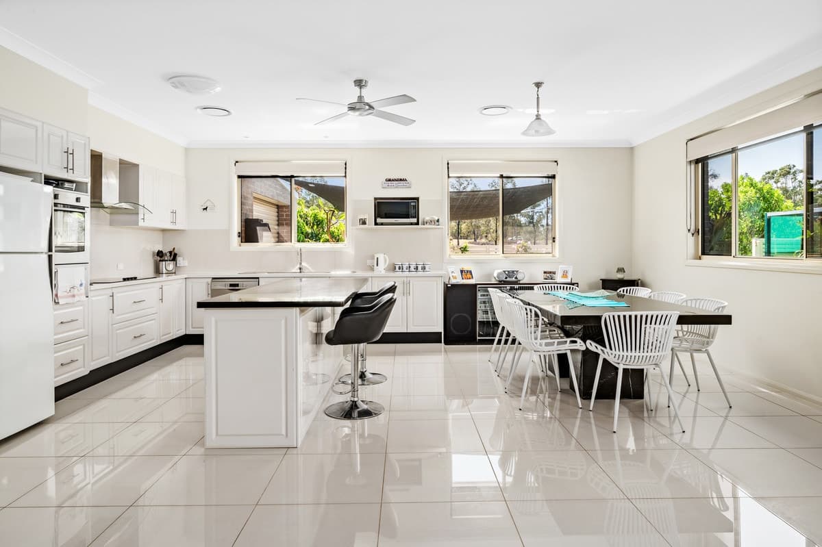 1 Pinchin Close, Singleton NSW 2330, Singleton - Thumbnail 2